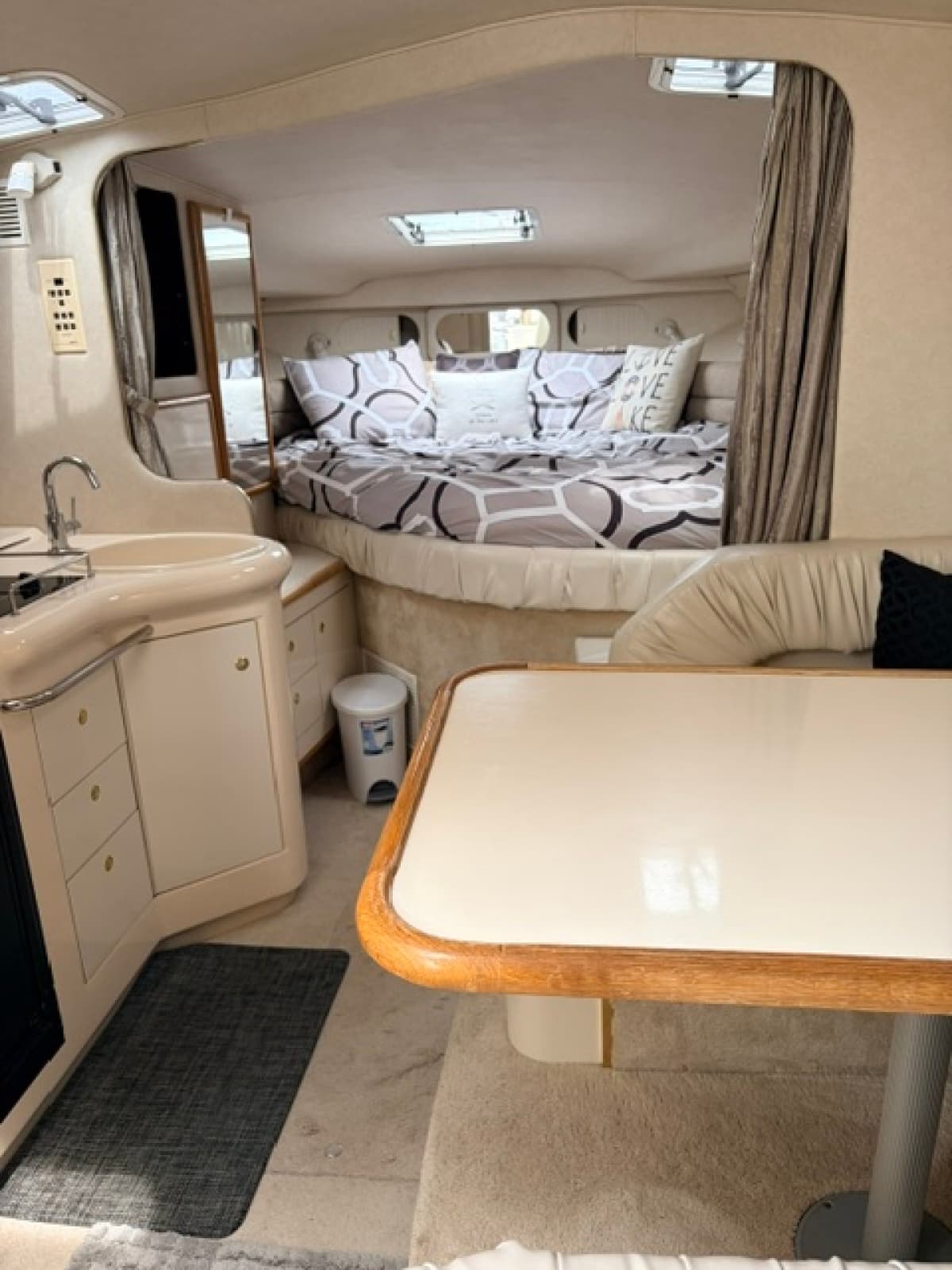 1997 Sea Ray Sundancer 330 - Photo 10