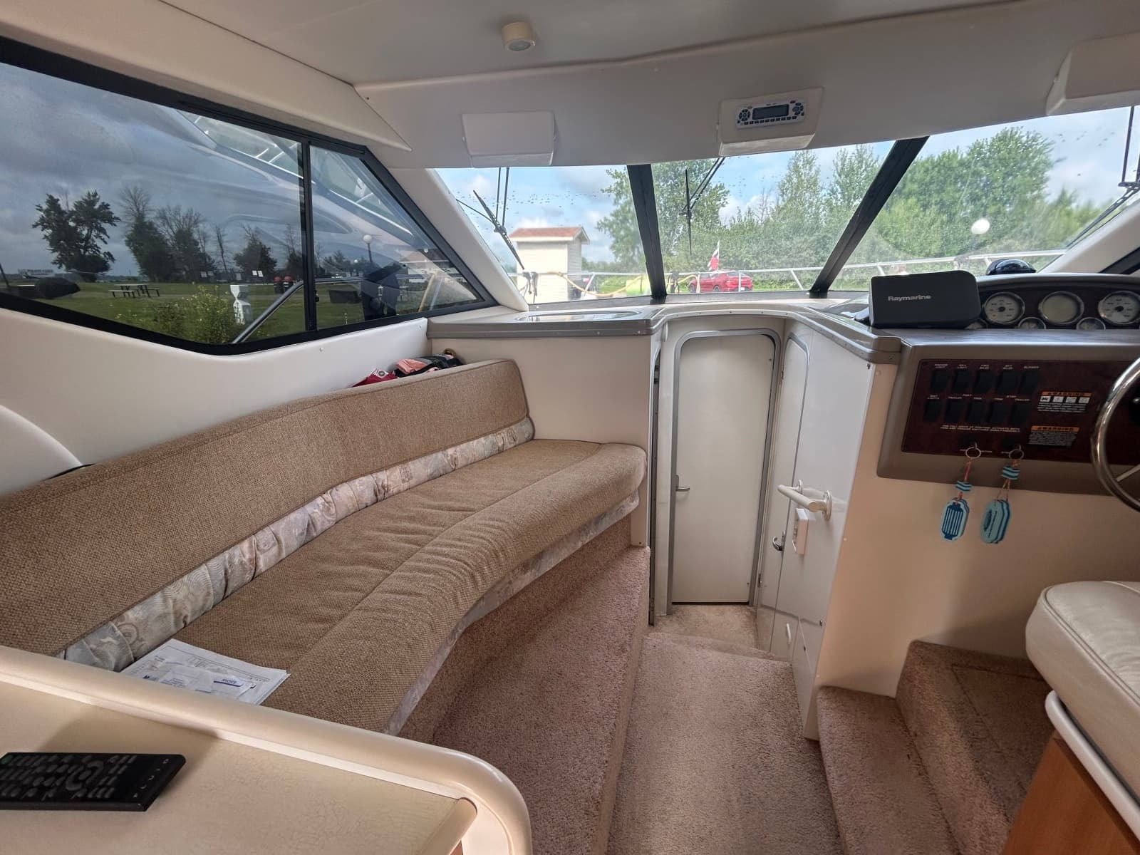 2001 Bayliner 3258 - Photo 13
