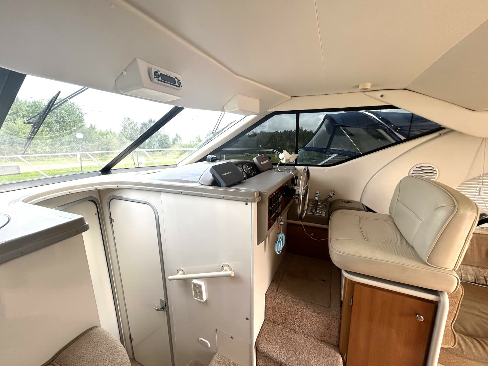 2001 Bayliner 3258 - Photo 10