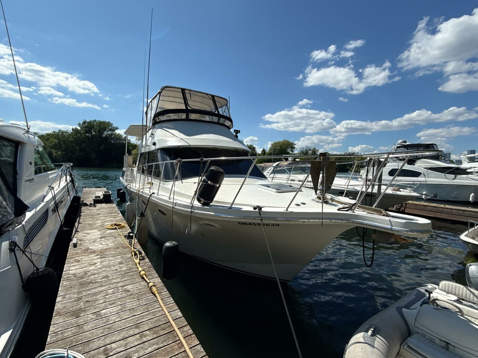 1988 Bluewater MY - Photo 2