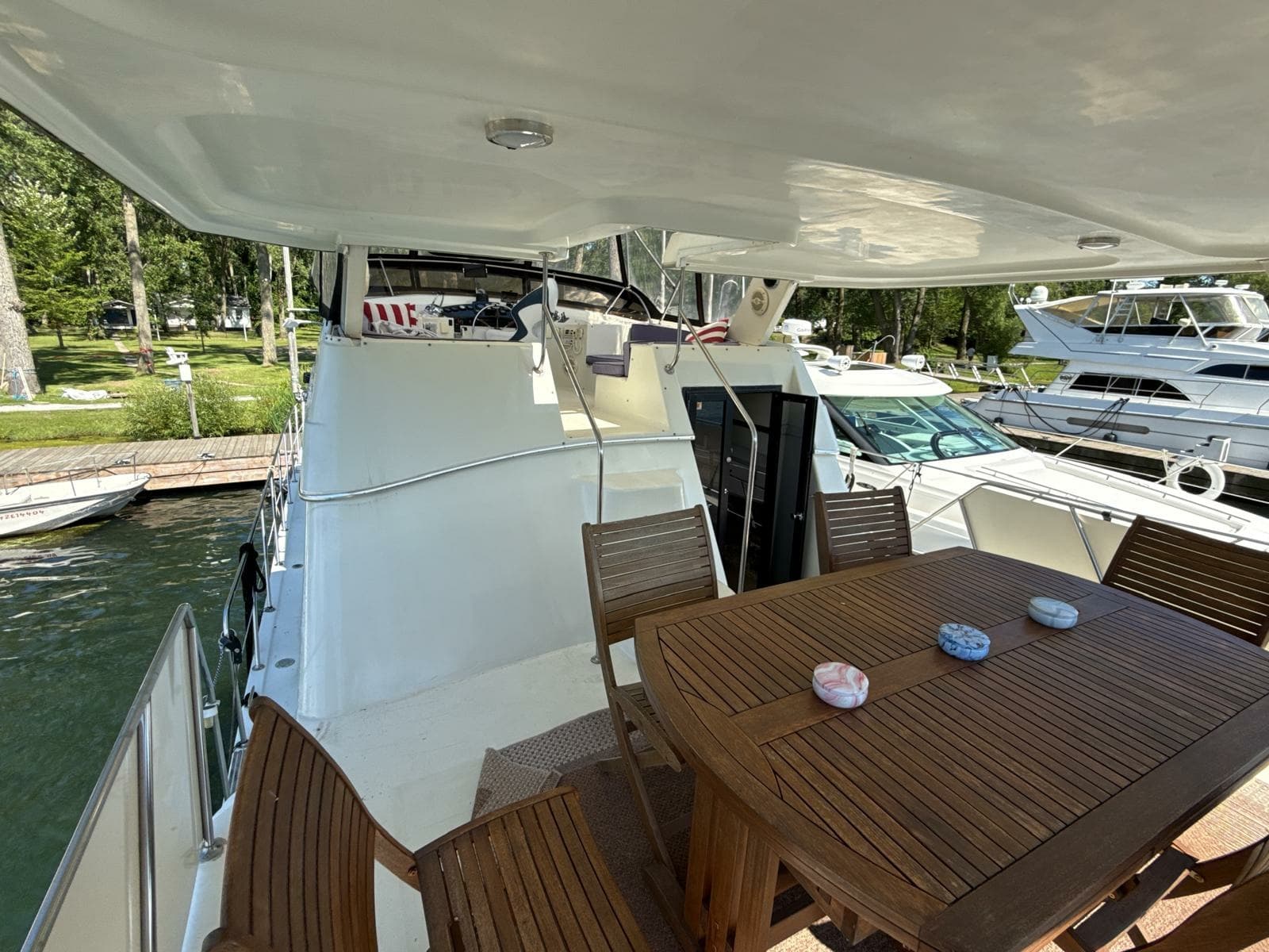 1988 Bluewater MY - Photo 18