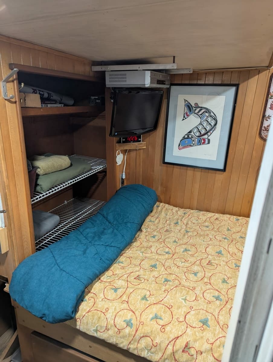 1941 Custom Armstrong Bros. Custom Wooden Trawler Liveaboard Vessel - Photo 33