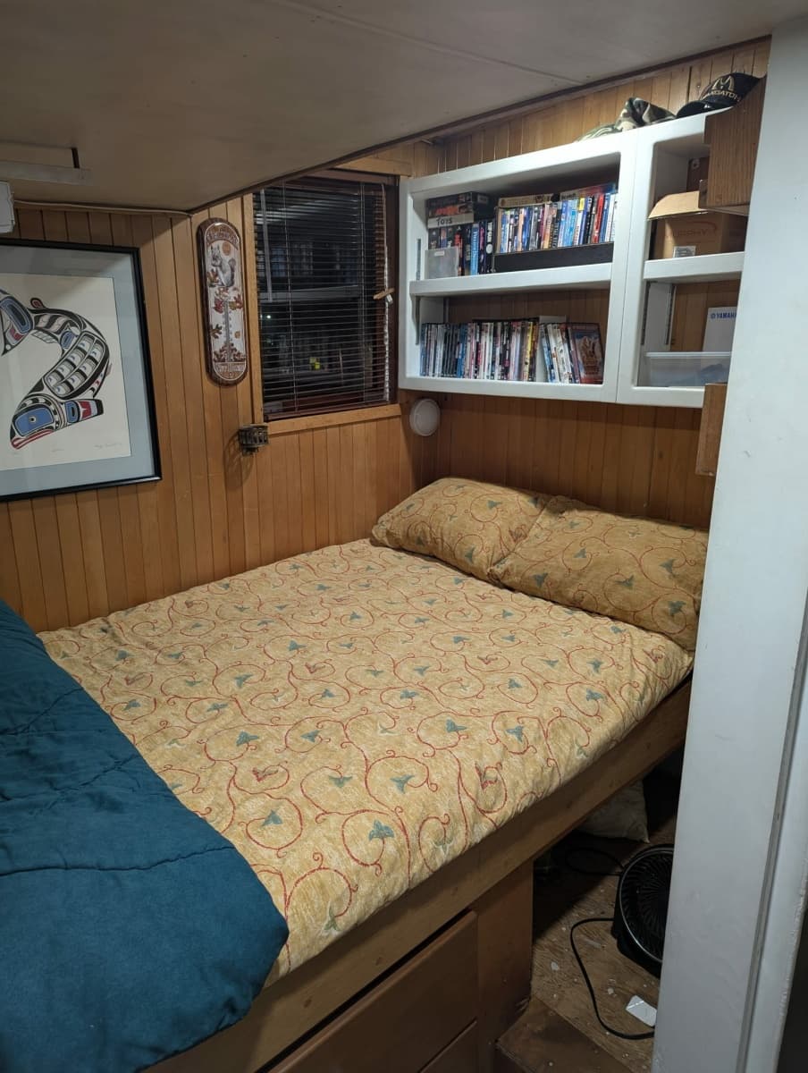 1941 Custom Armstrong Bros. Custom Wooden Trawler Liveaboard Vessel - Photo 34