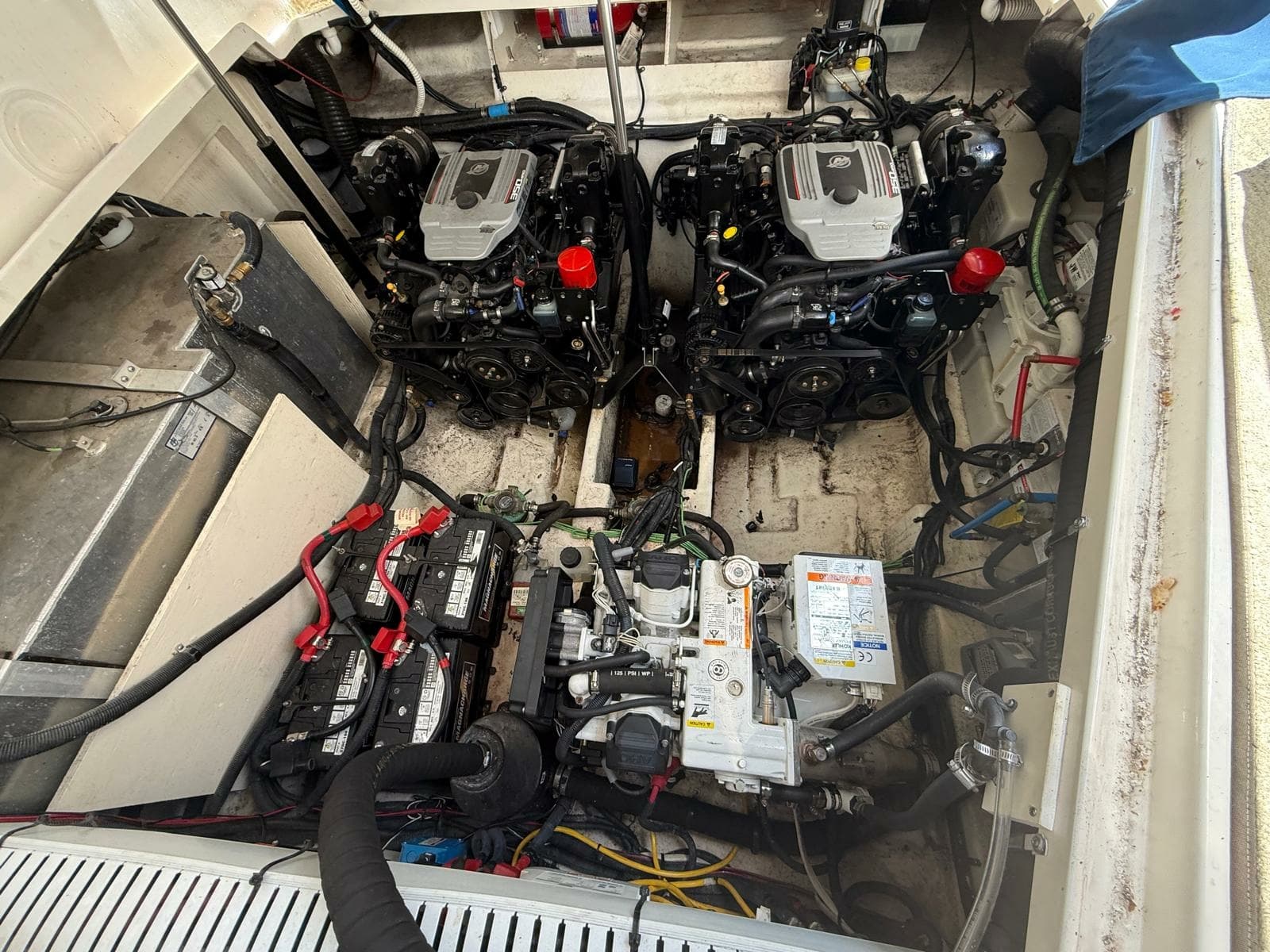 2015 Sea Ray 330 Sundancer - Photo 69