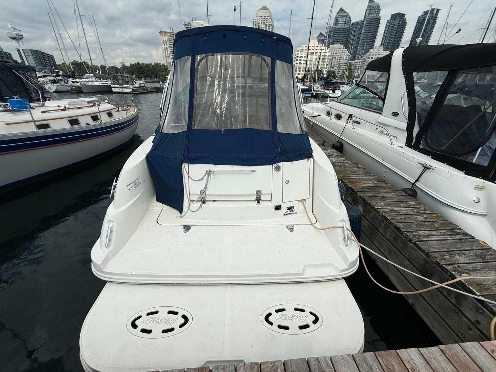 2015 Sea Ray 330 Sundancer - Photo 3