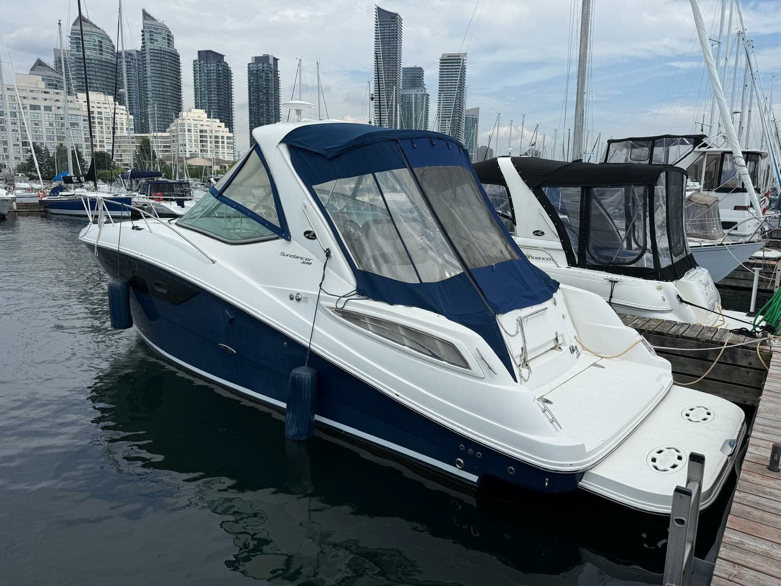 2015 Sea Ray 330 Sundancer - Photo 1