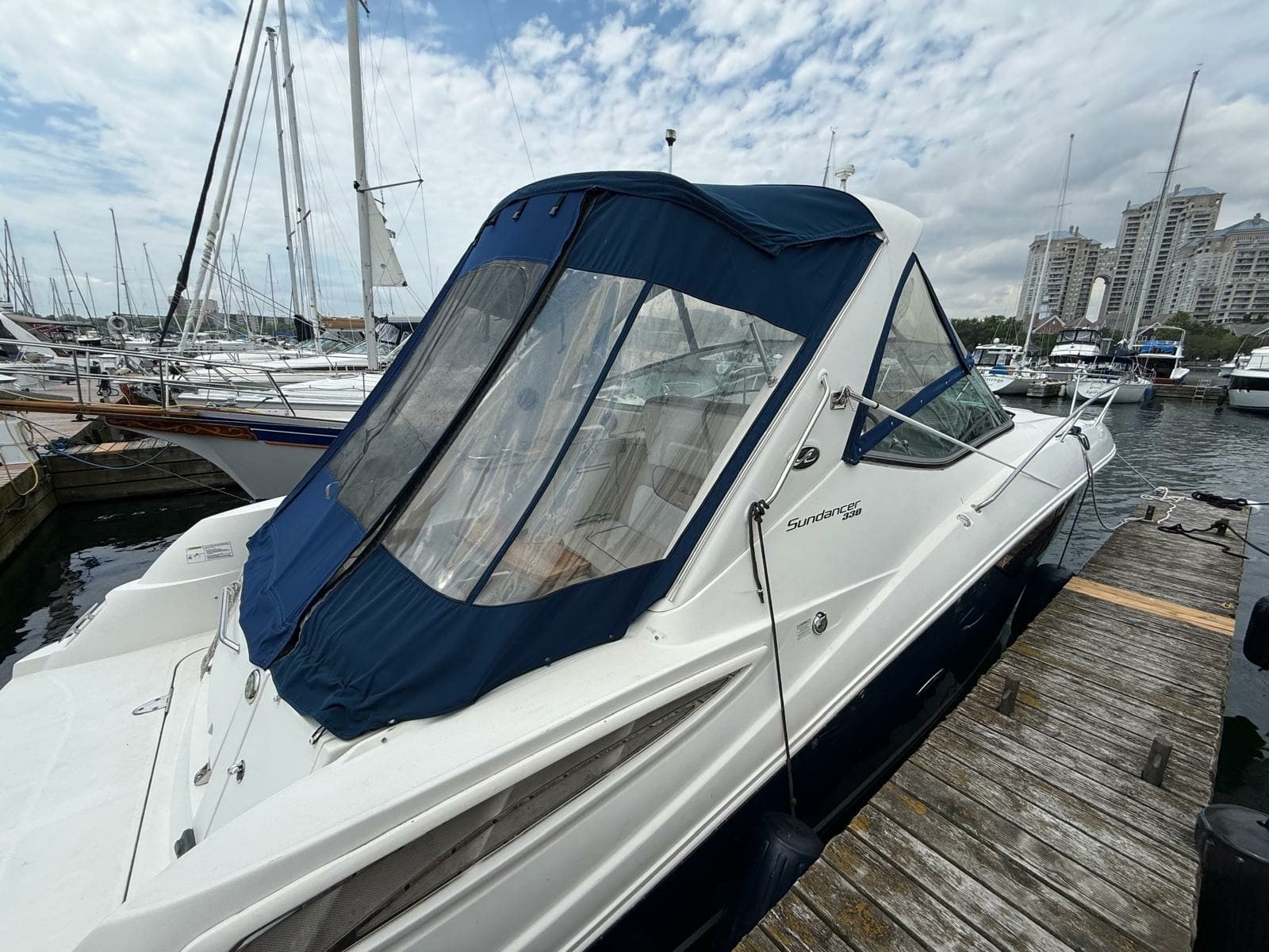 2015 Sea Ray 330 Sundancer - Photo 4