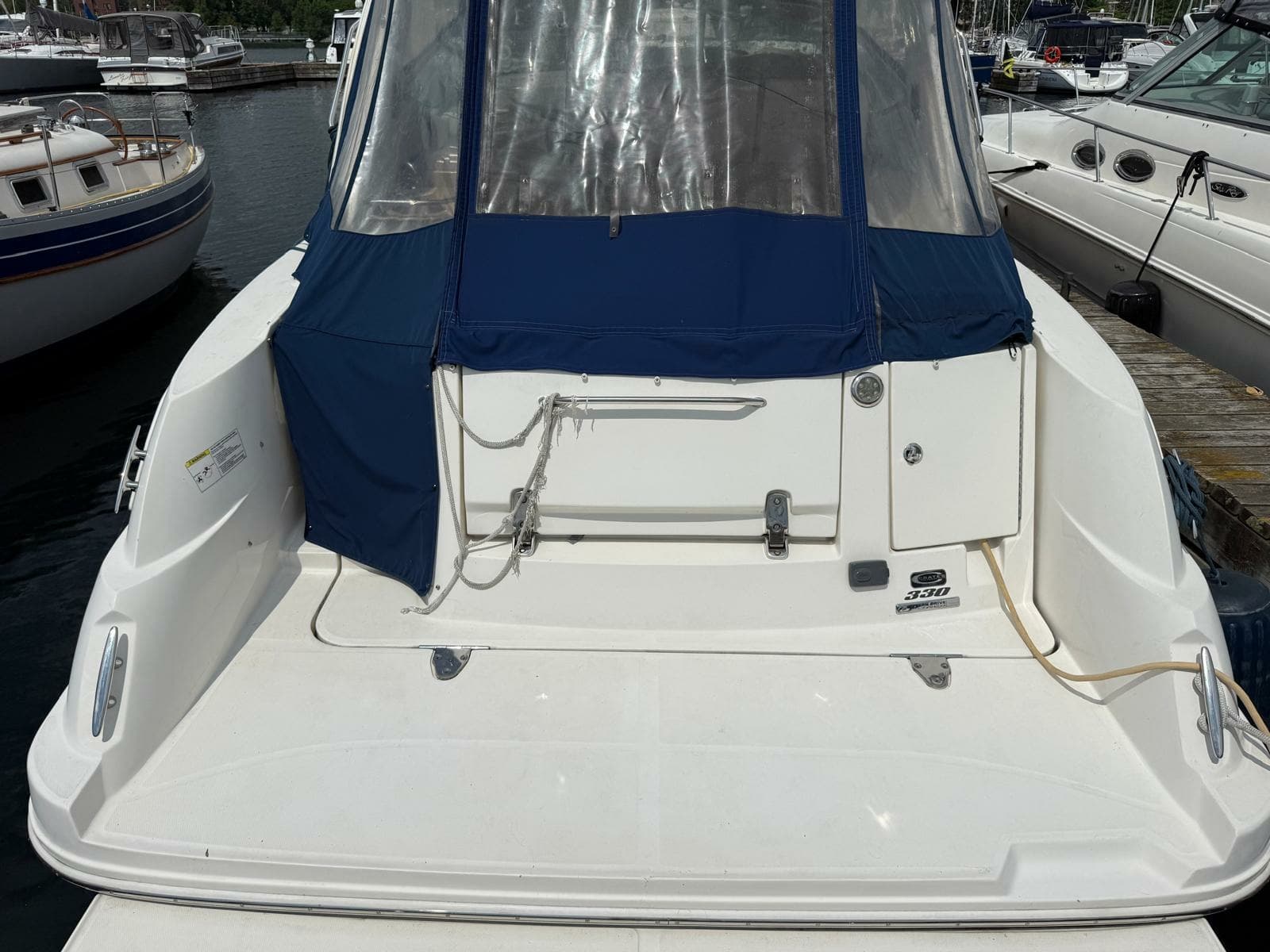 2015 Sea Ray 330 Sundancer - Photo 10