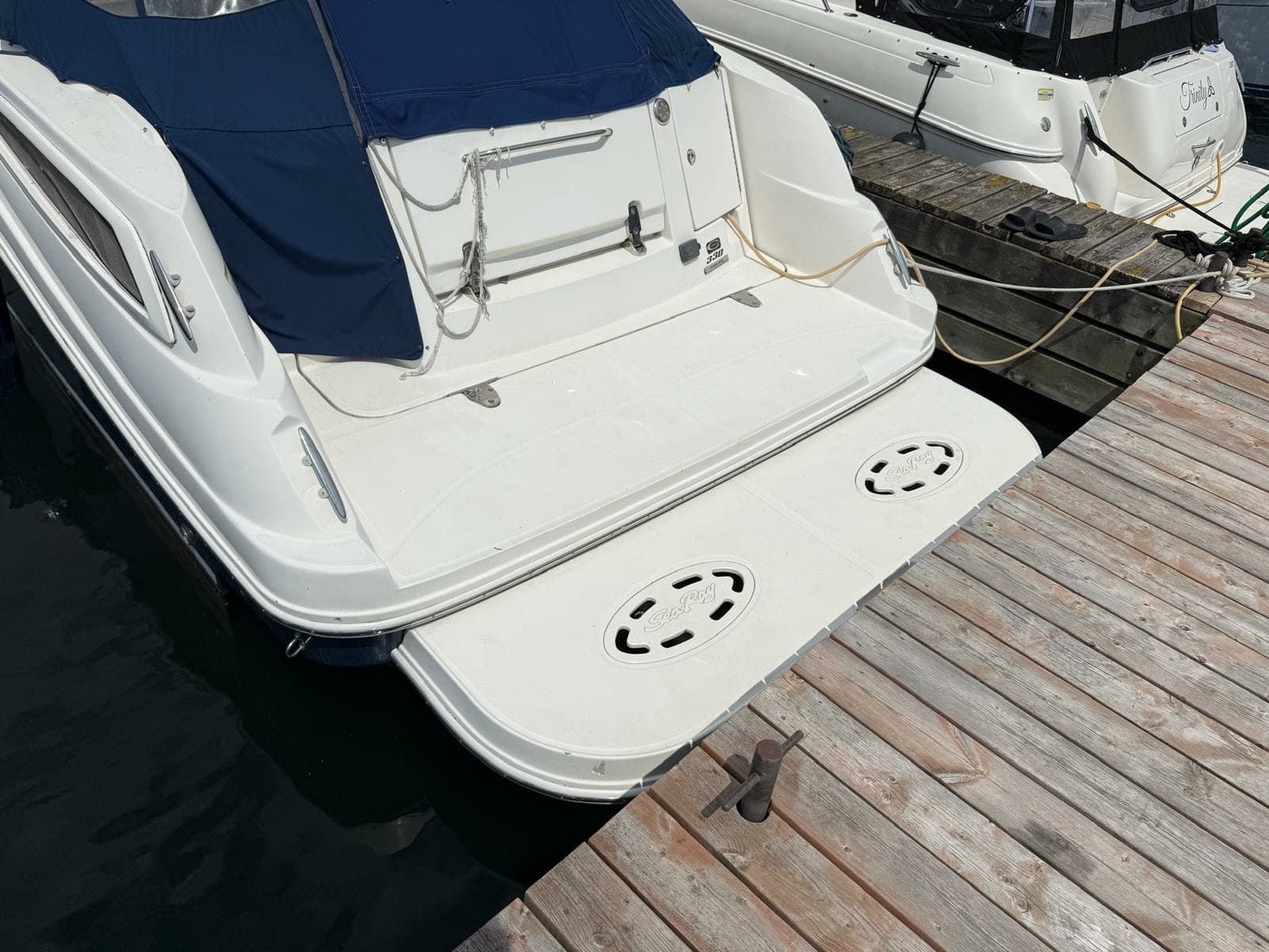 2015 Sea Ray 330 Sundancer - Photo 11