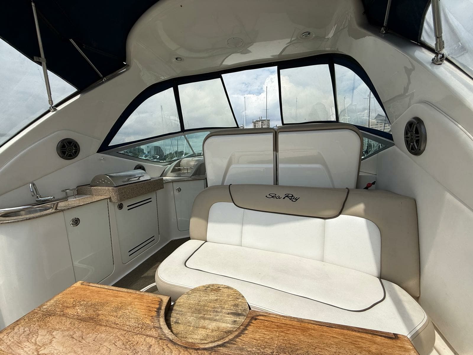 2015 Sea Ray 330 Sundancer - Photo 13