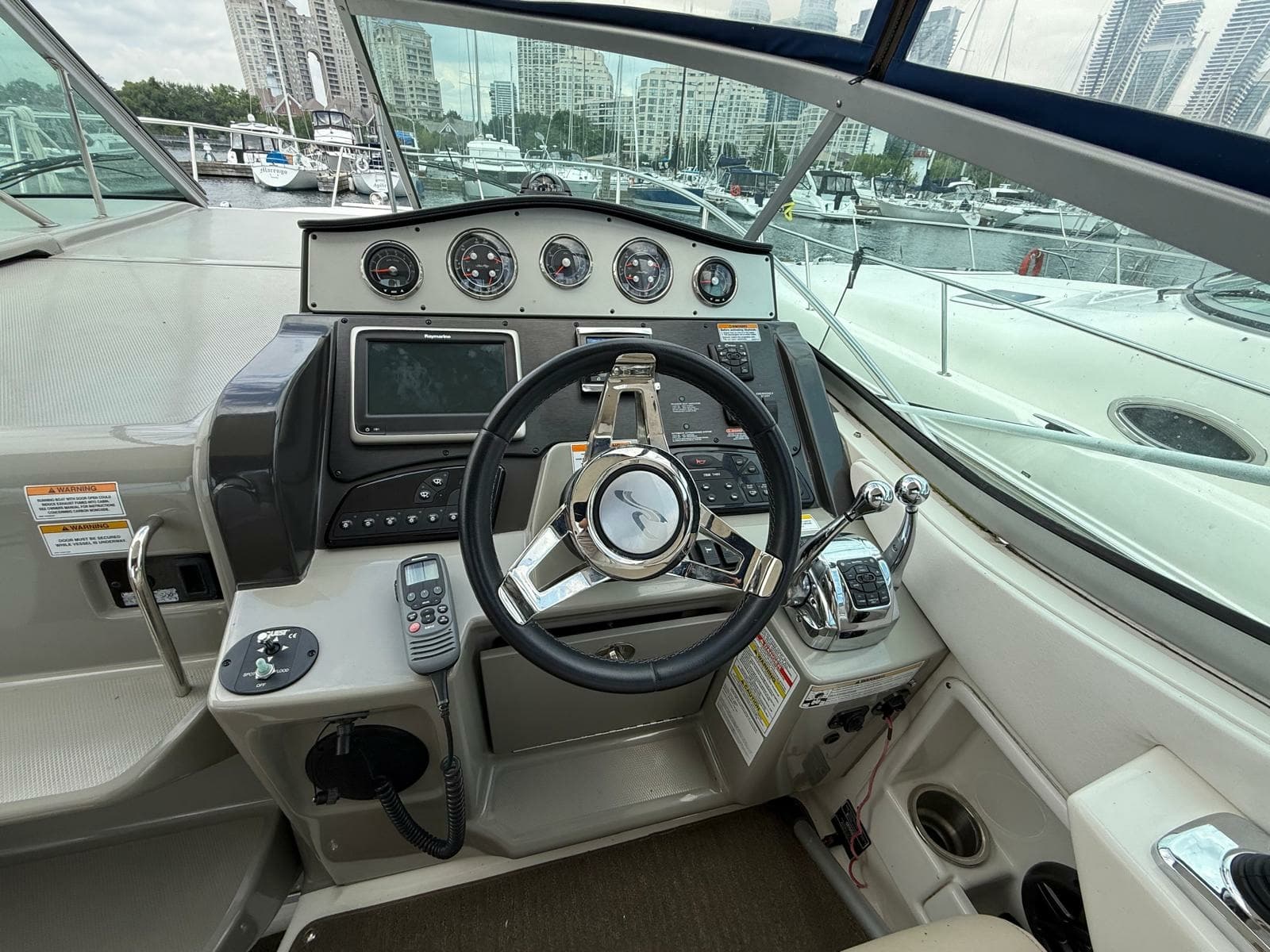2015 Sea Ray 330 Sundancer - Photo 26
