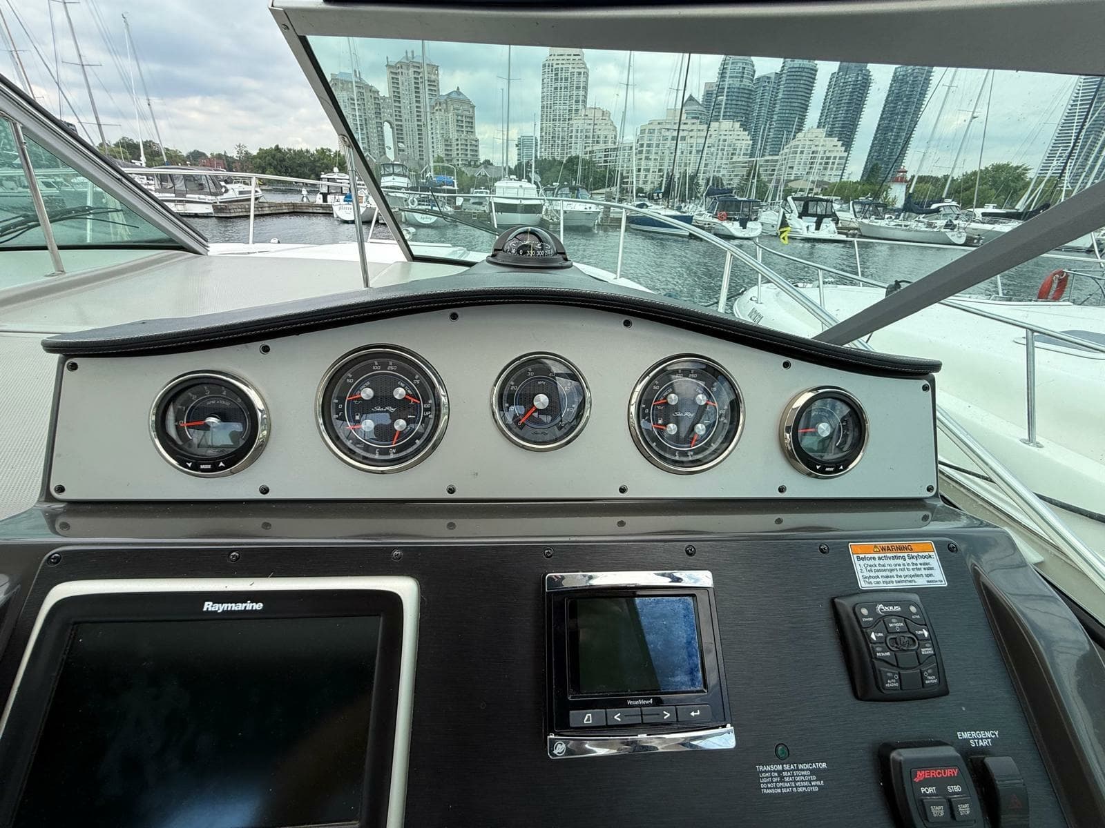 2015 Sea Ray 330 Sundancer - Photo 27