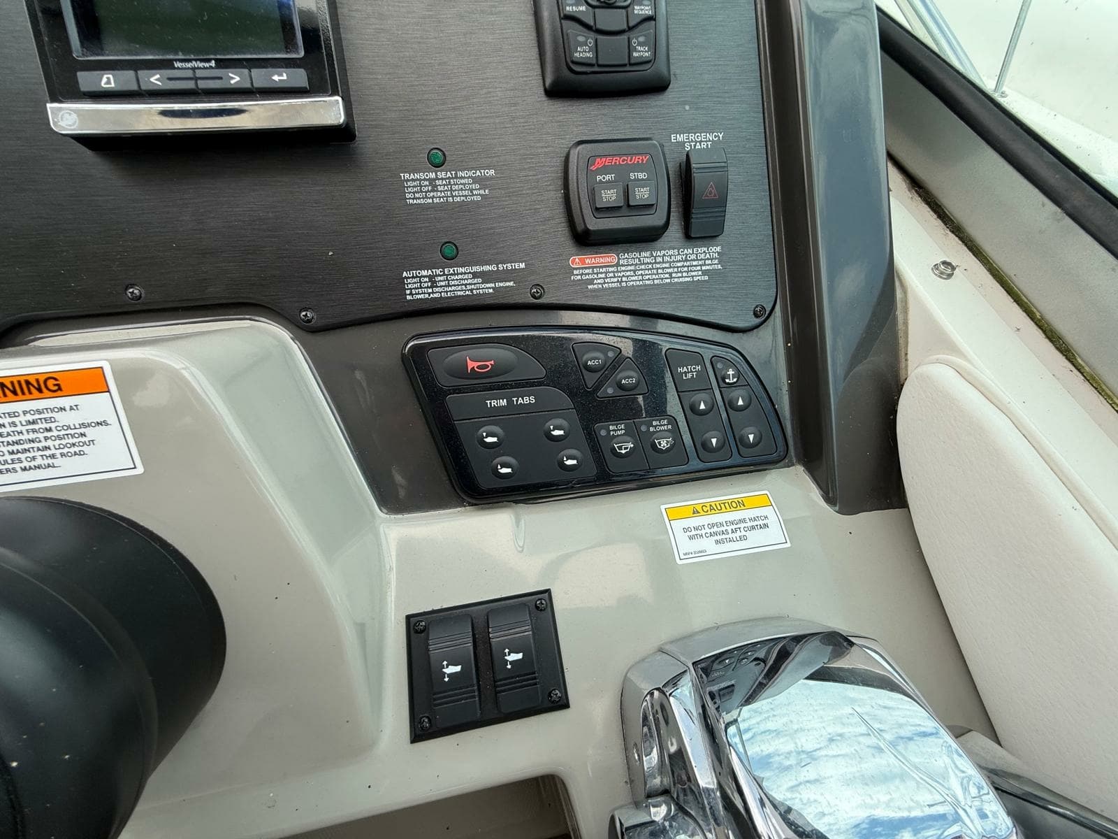 2015 Sea Ray 330 Sundancer - Photo 29
