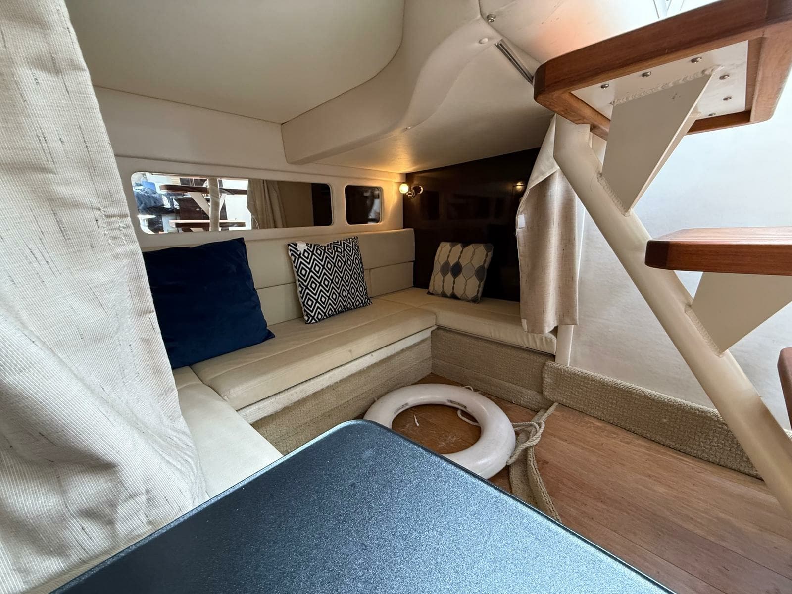 2015 Sea Ray 330 Sundancer - Photo 63