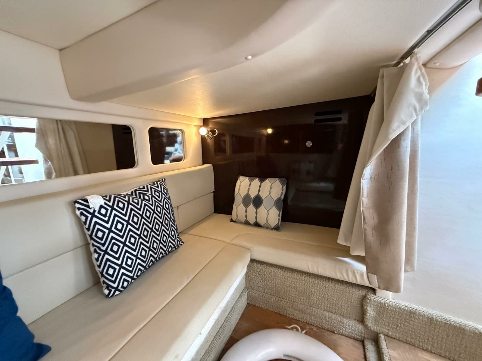 2015 Sea Ray 330 Sundancer - Photo 64