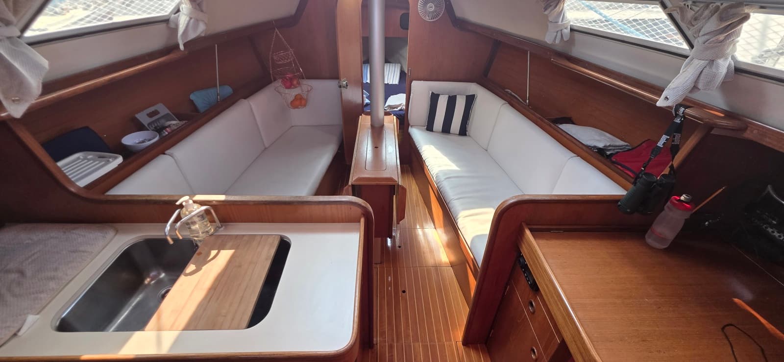 1985 Beneteau First 305 - Photo 12