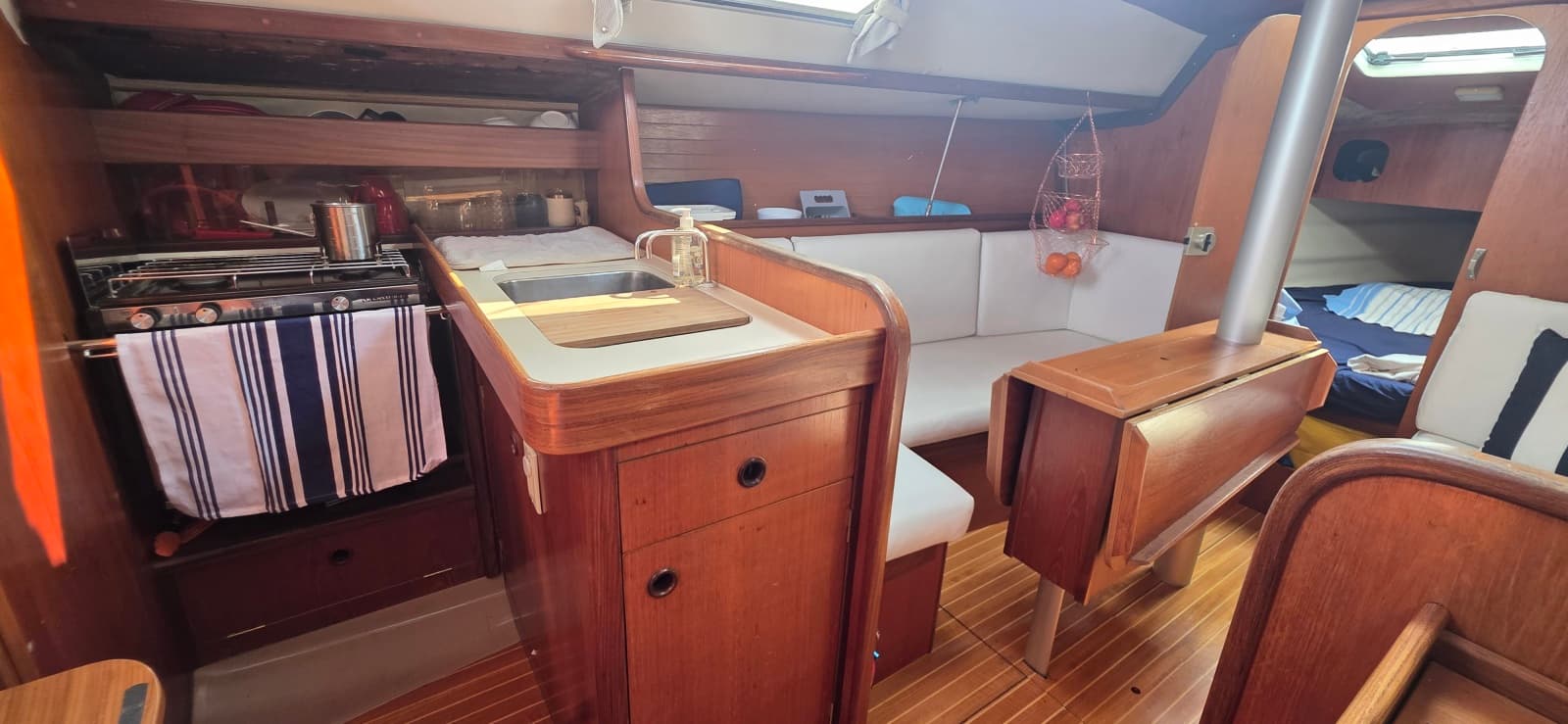 1985 Beneteau First 305 - Photo 13