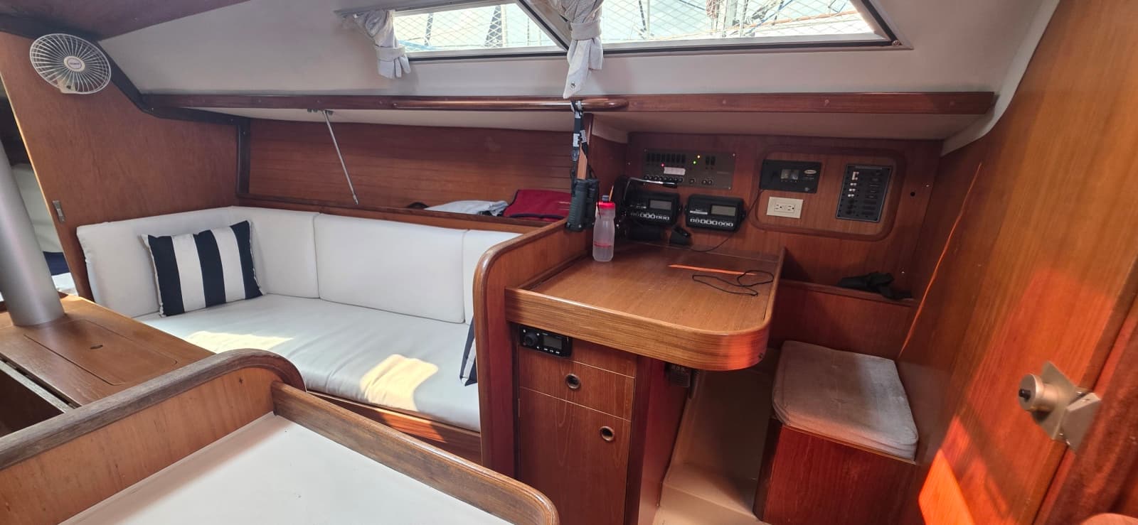 1985 Beneteau First 305 - Photo 14