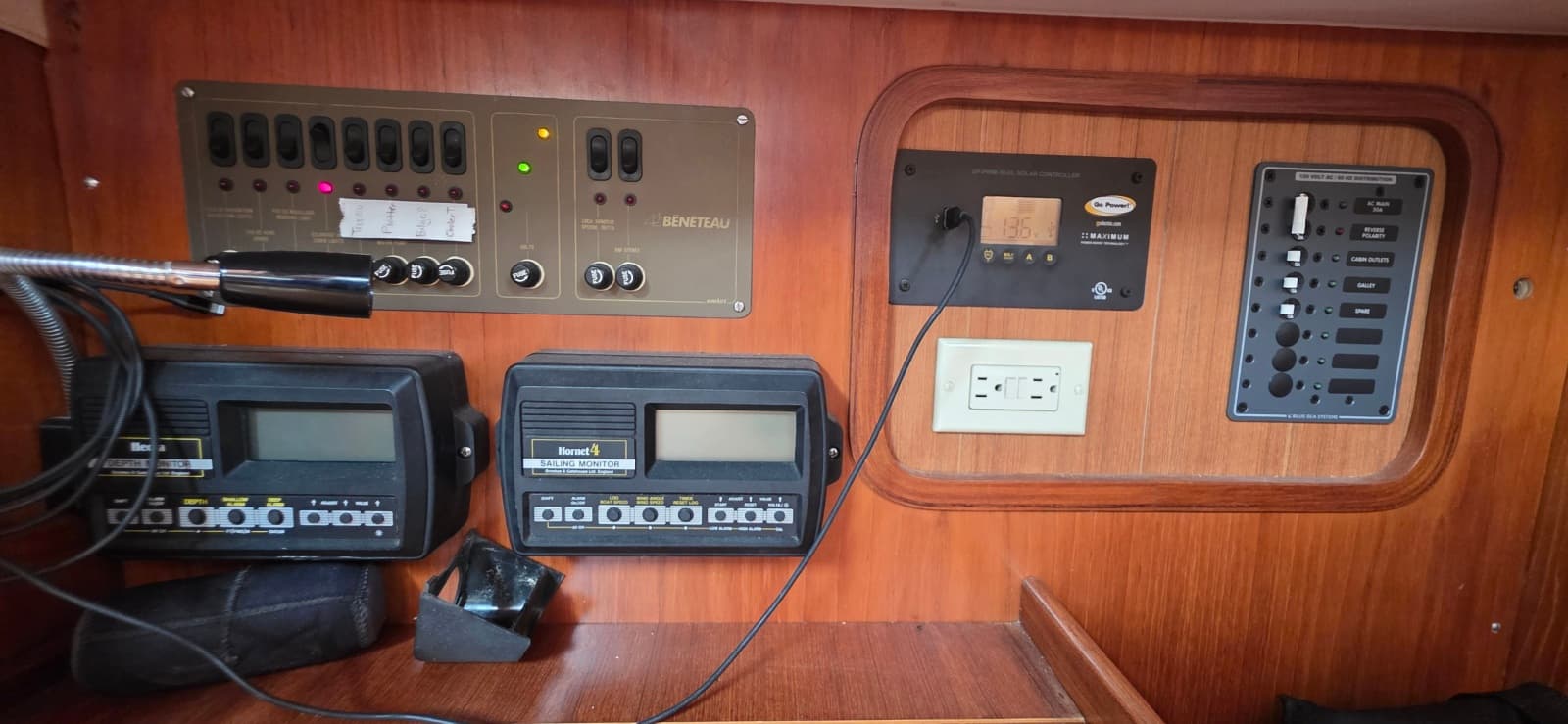 1985 Beneteau First 305 - Photo 15