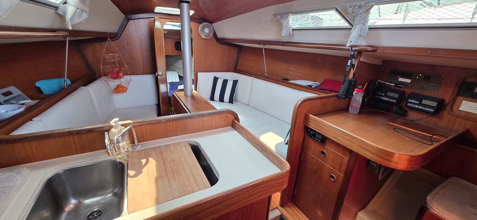 1985 Beneteau First 305 - Photo 23