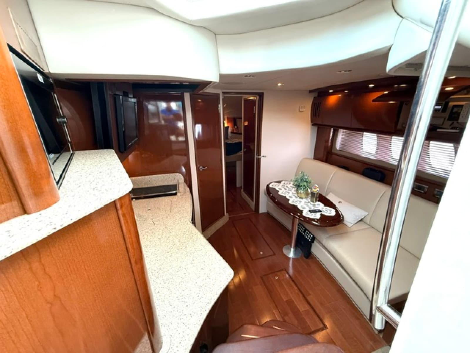 2008 Sea Ray 38 Sundancer - Photo 33