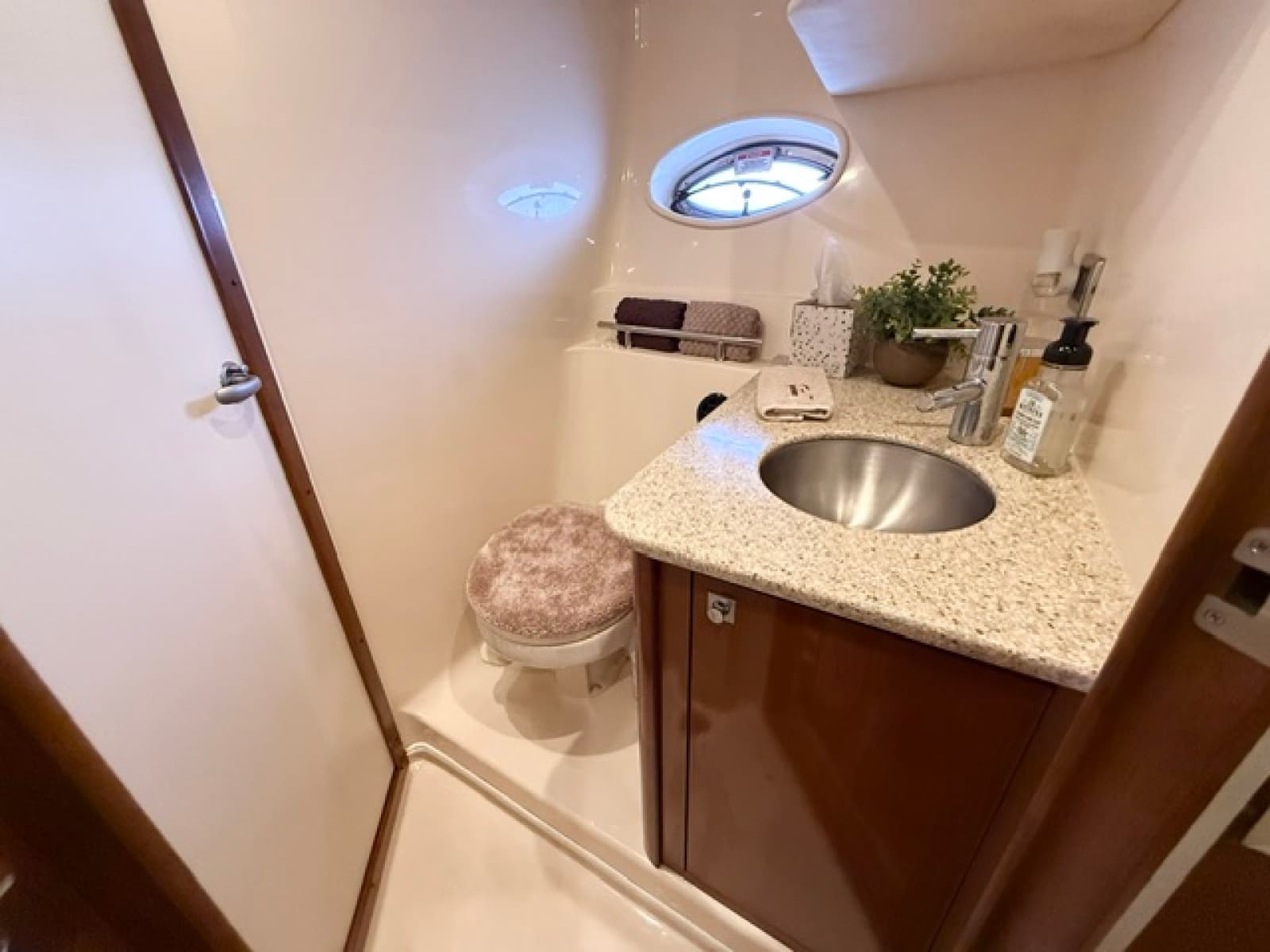 2008 Sea Ray 38 Sundancer - Photo 35