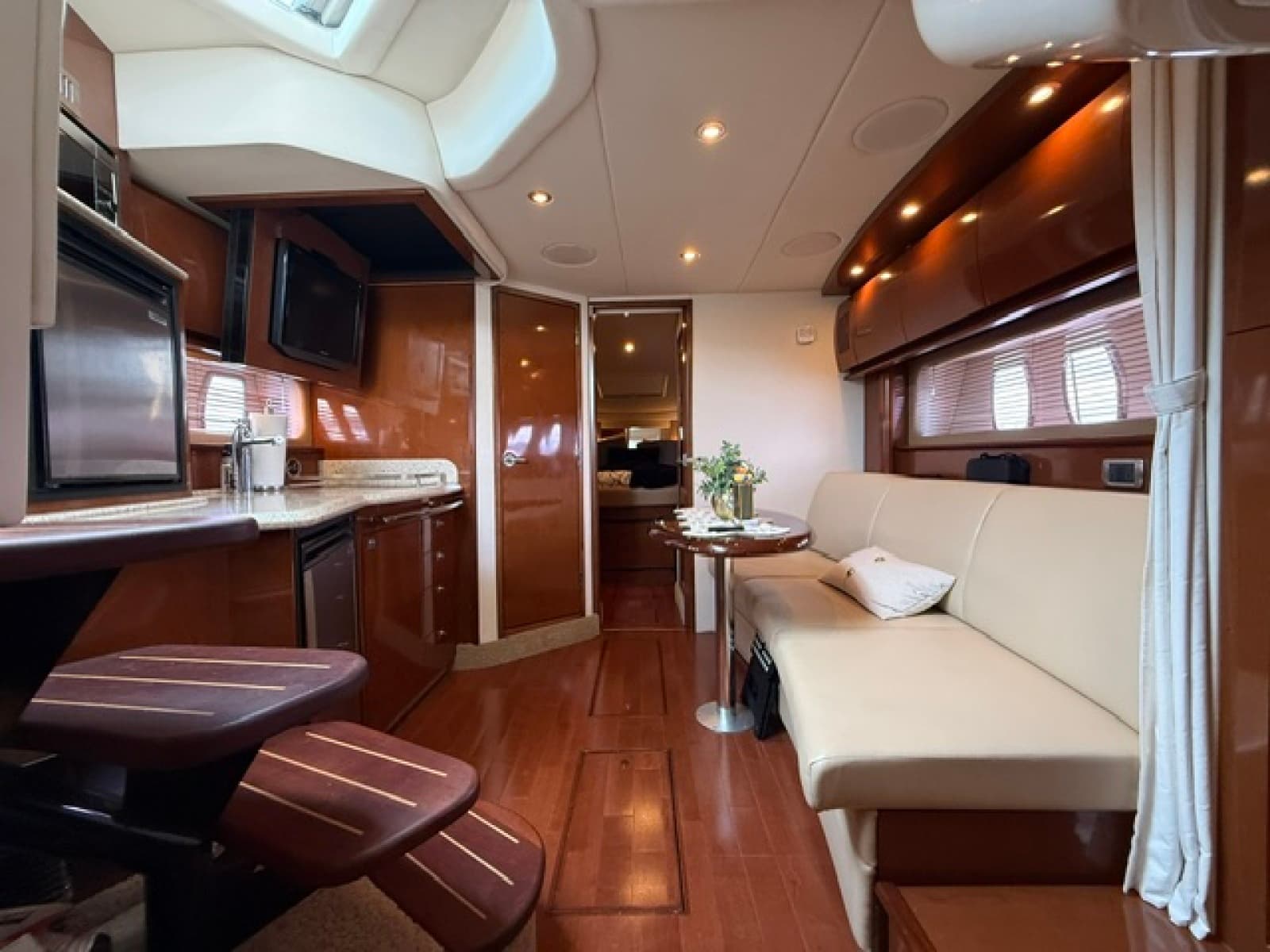 2008 Sea Ray 38 Sundancer - Photo 42