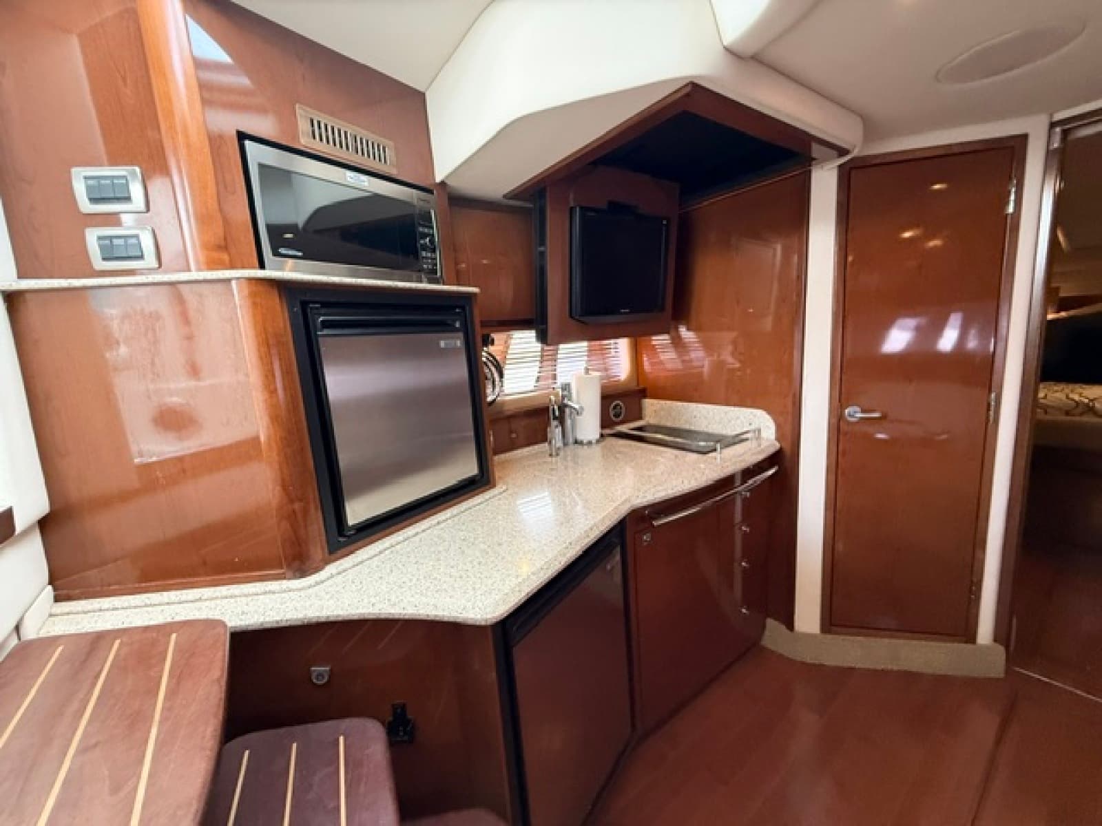 2008 Sea Ray 38 Sundancer - Photo 44