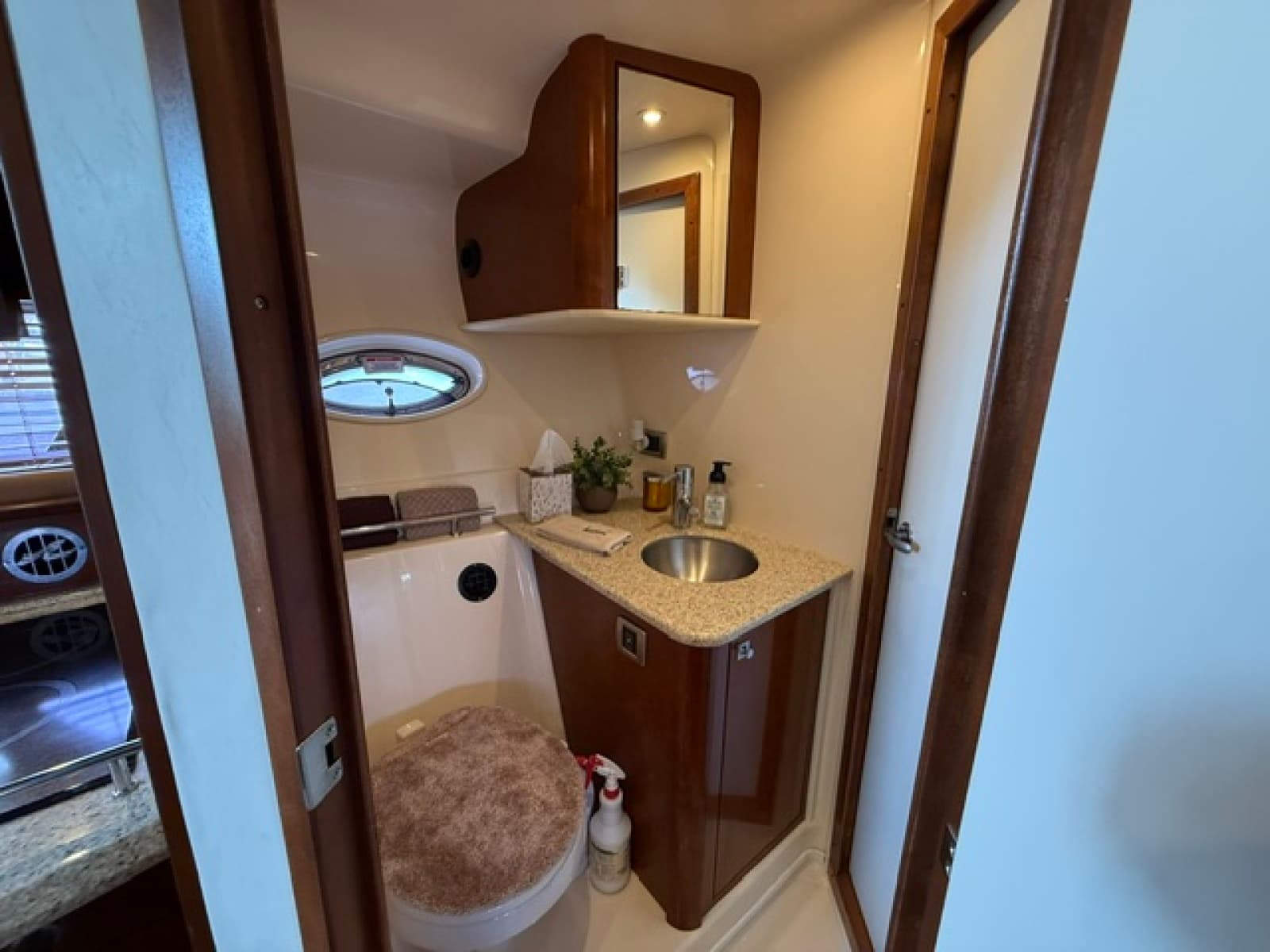 2008 Sea Ray 38 Sundancer - Photo 45