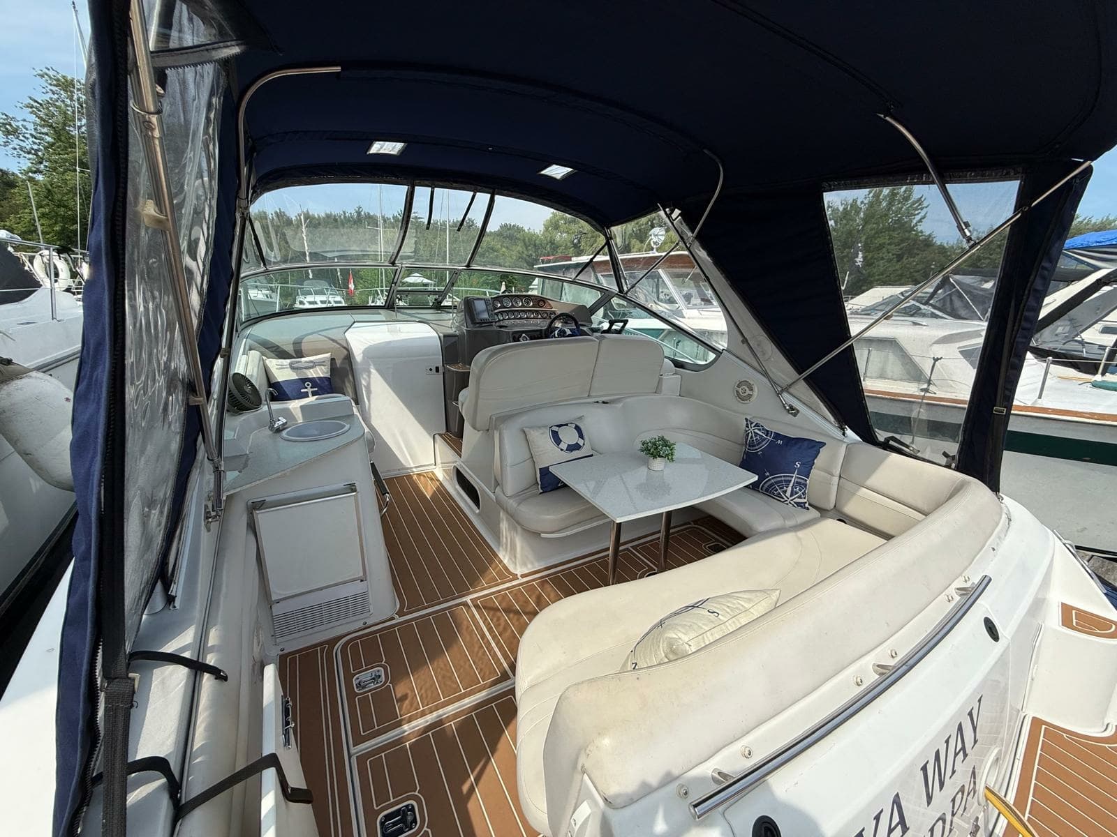 2001 Four Winns 328 Vista - Photo 17