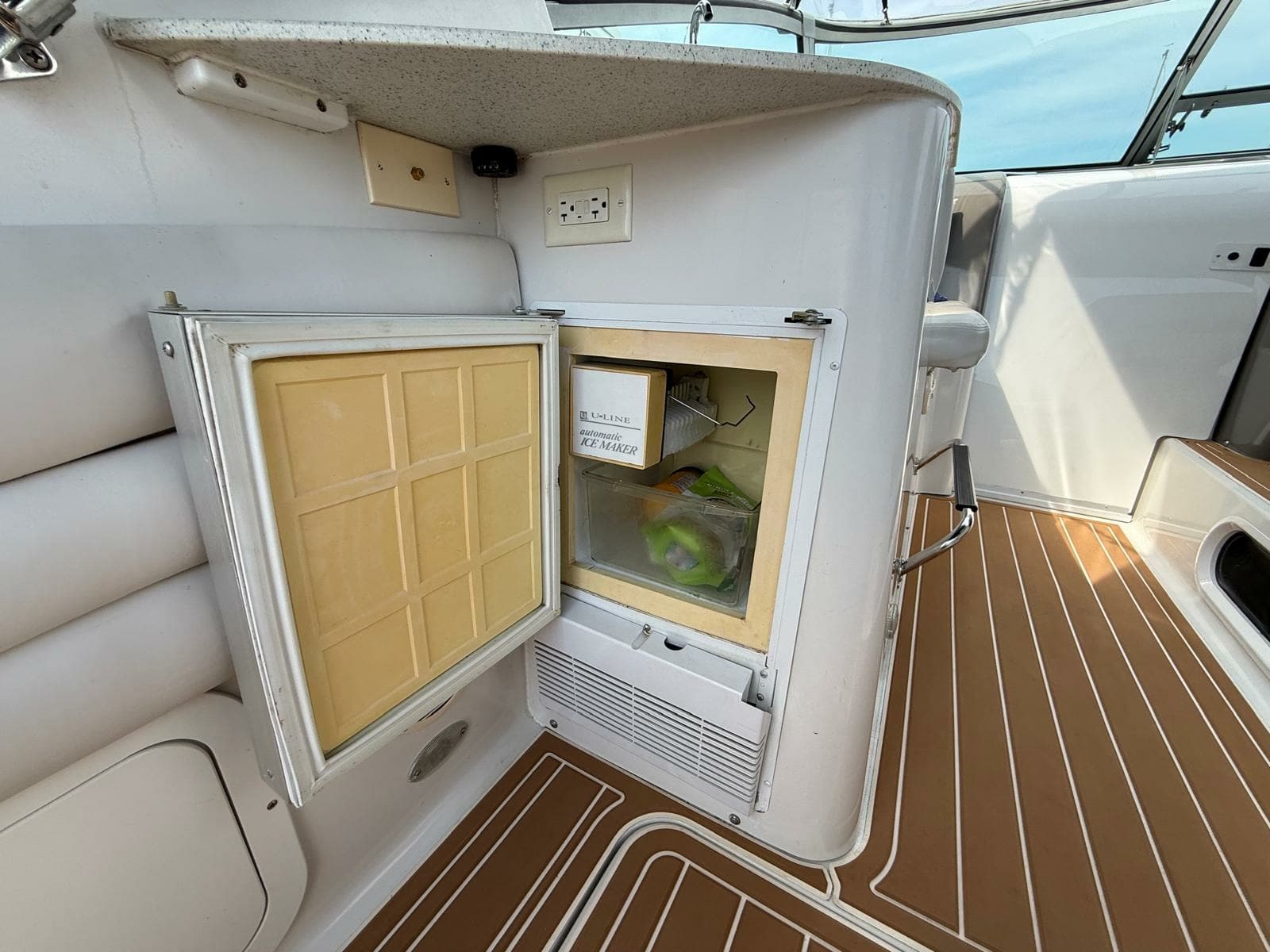 2001 Four Winns 328 Vista - Photo 22