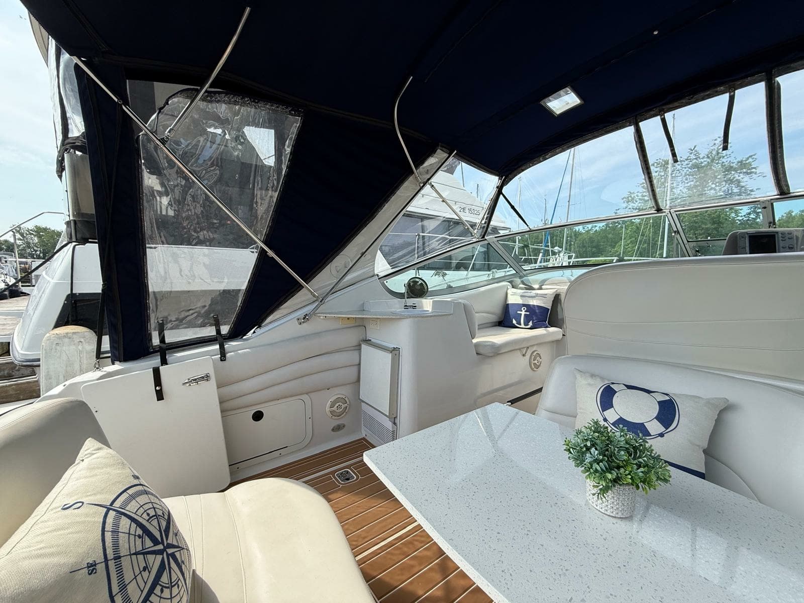 2001 Four Winns 328 Vista - Photo 21