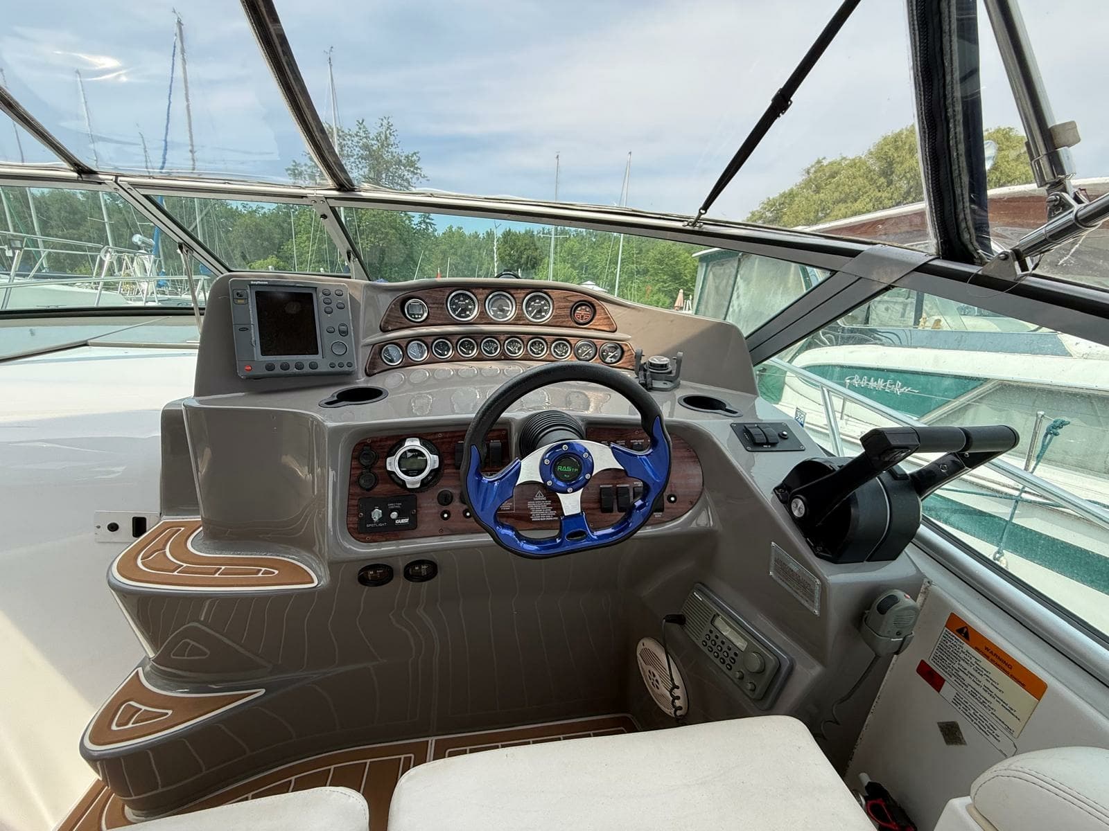 2001 Four Winns 328 Vista - Photo 27