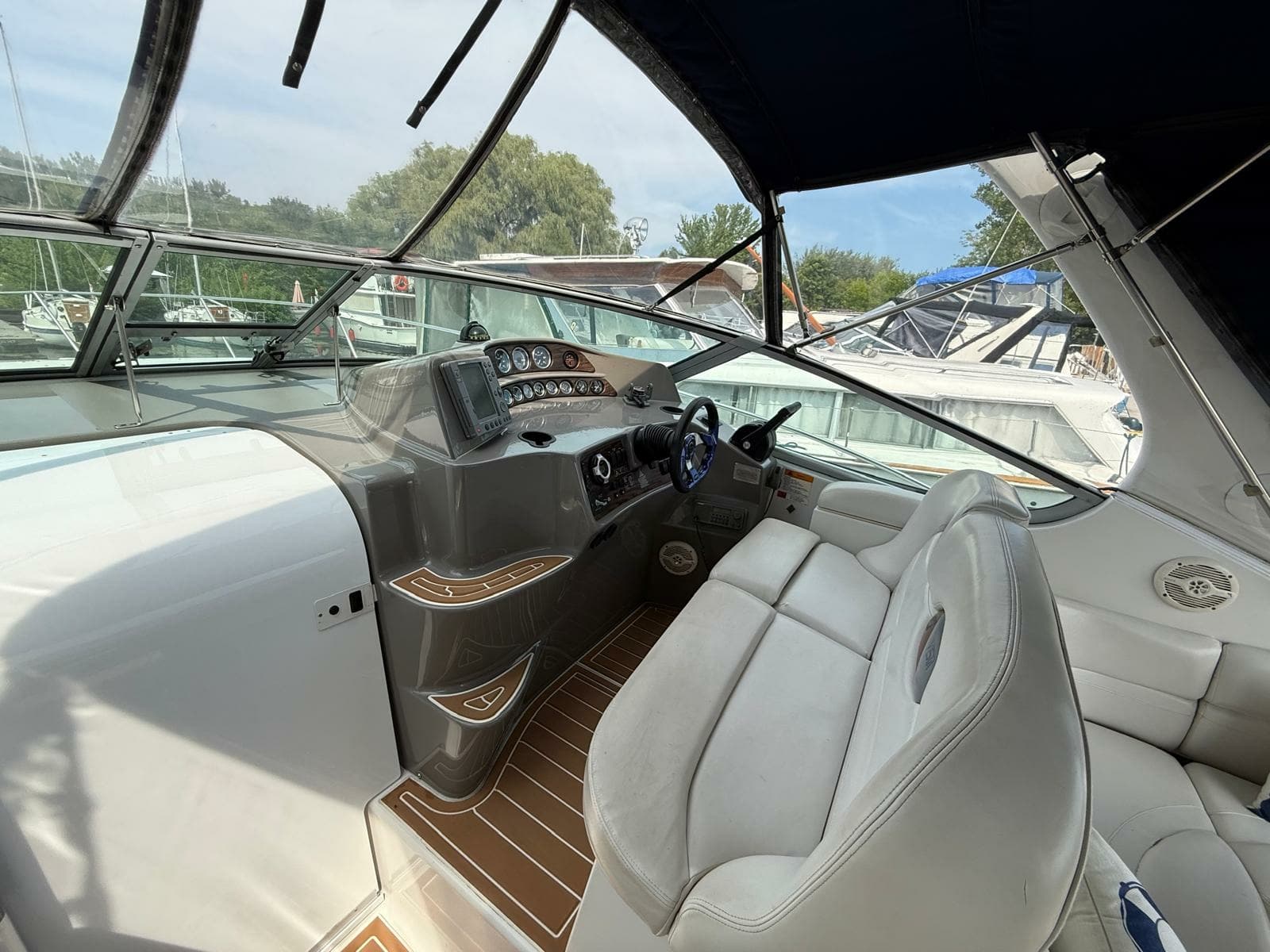 2001 Four Winns 328 Vista - Photo 25