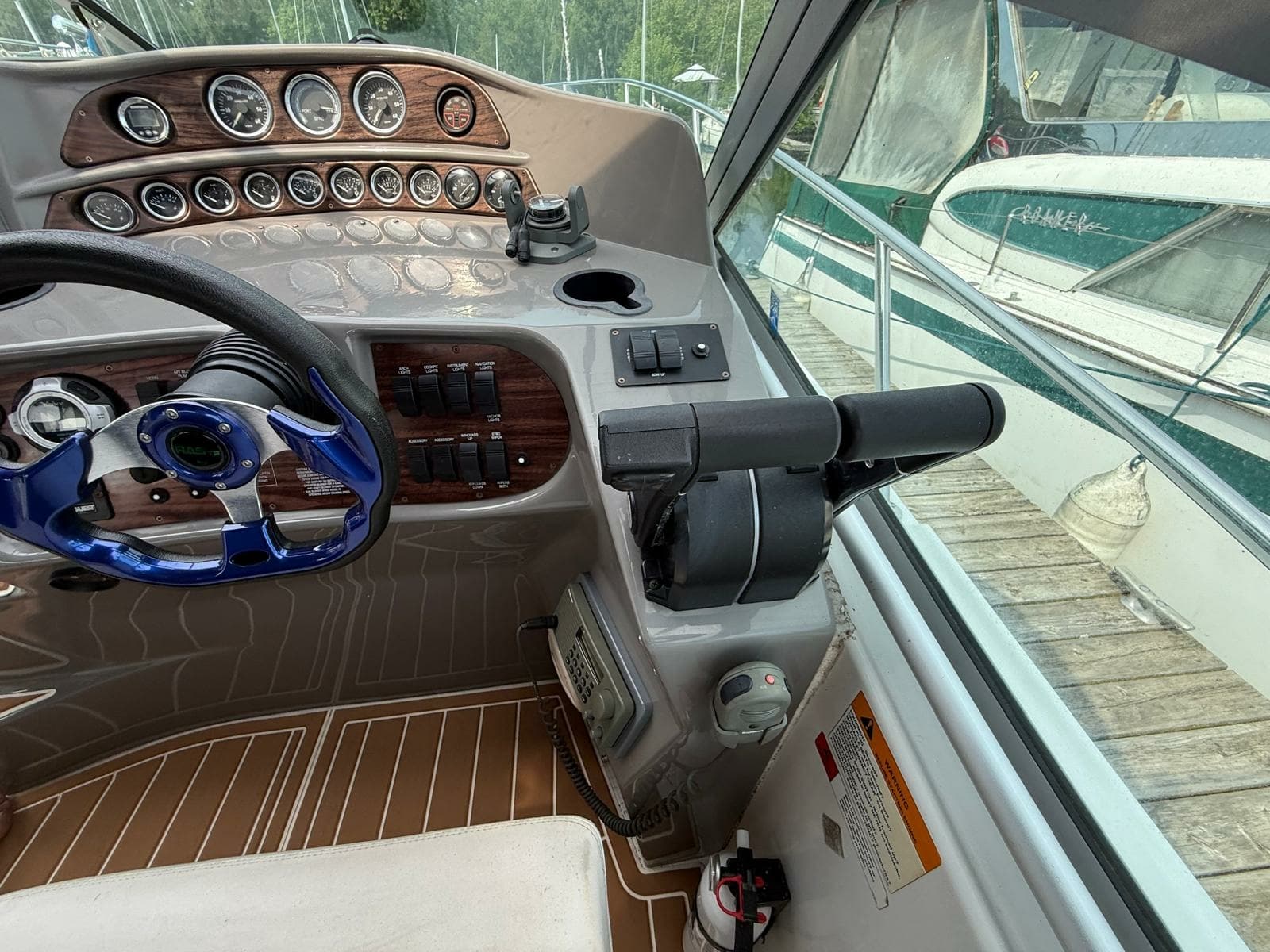 2001 Four Winns 328 Vista - Photo 34