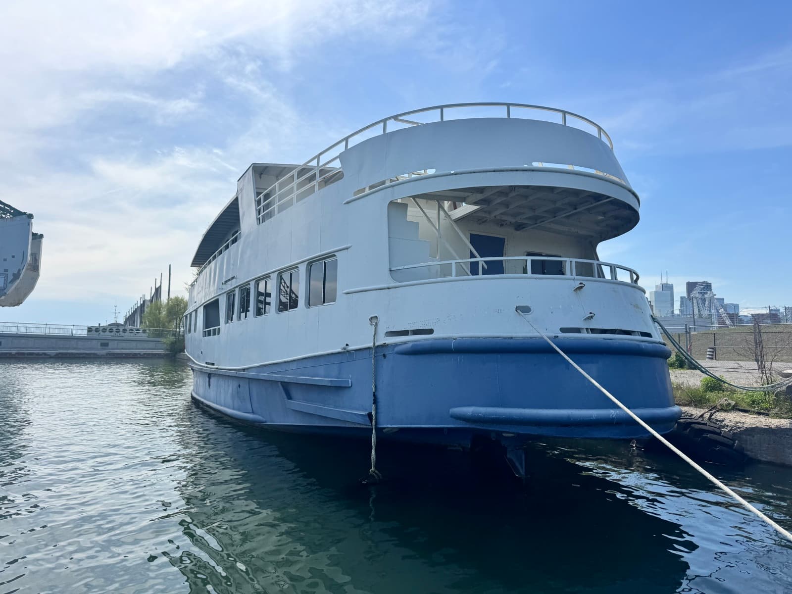 2001 Custom Borealis 84' Custom - Photo 5