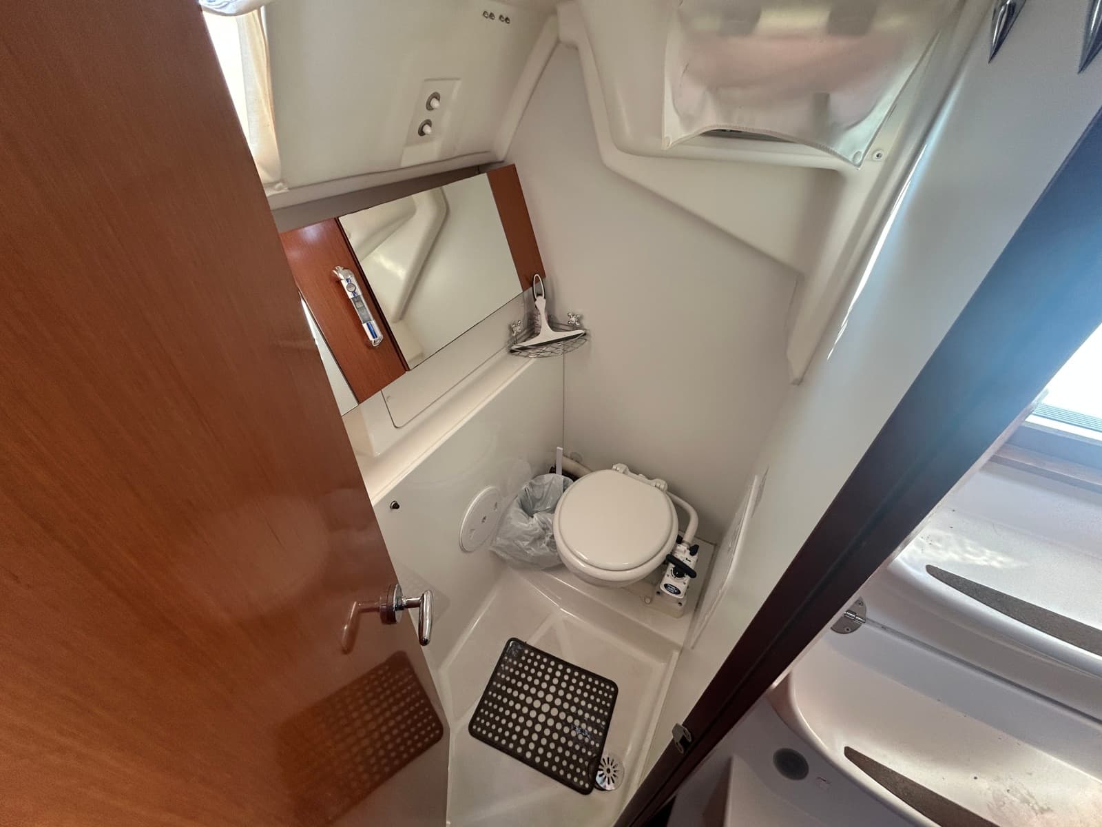 2009 Beneteau Oceanis 310 - Photo 28