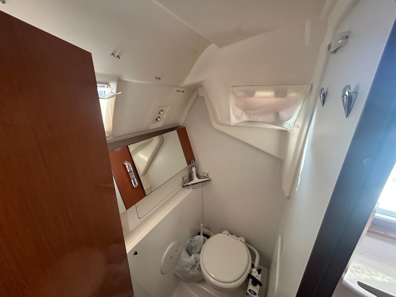 2009 Beneteau Oceanis 310 - Photo 29