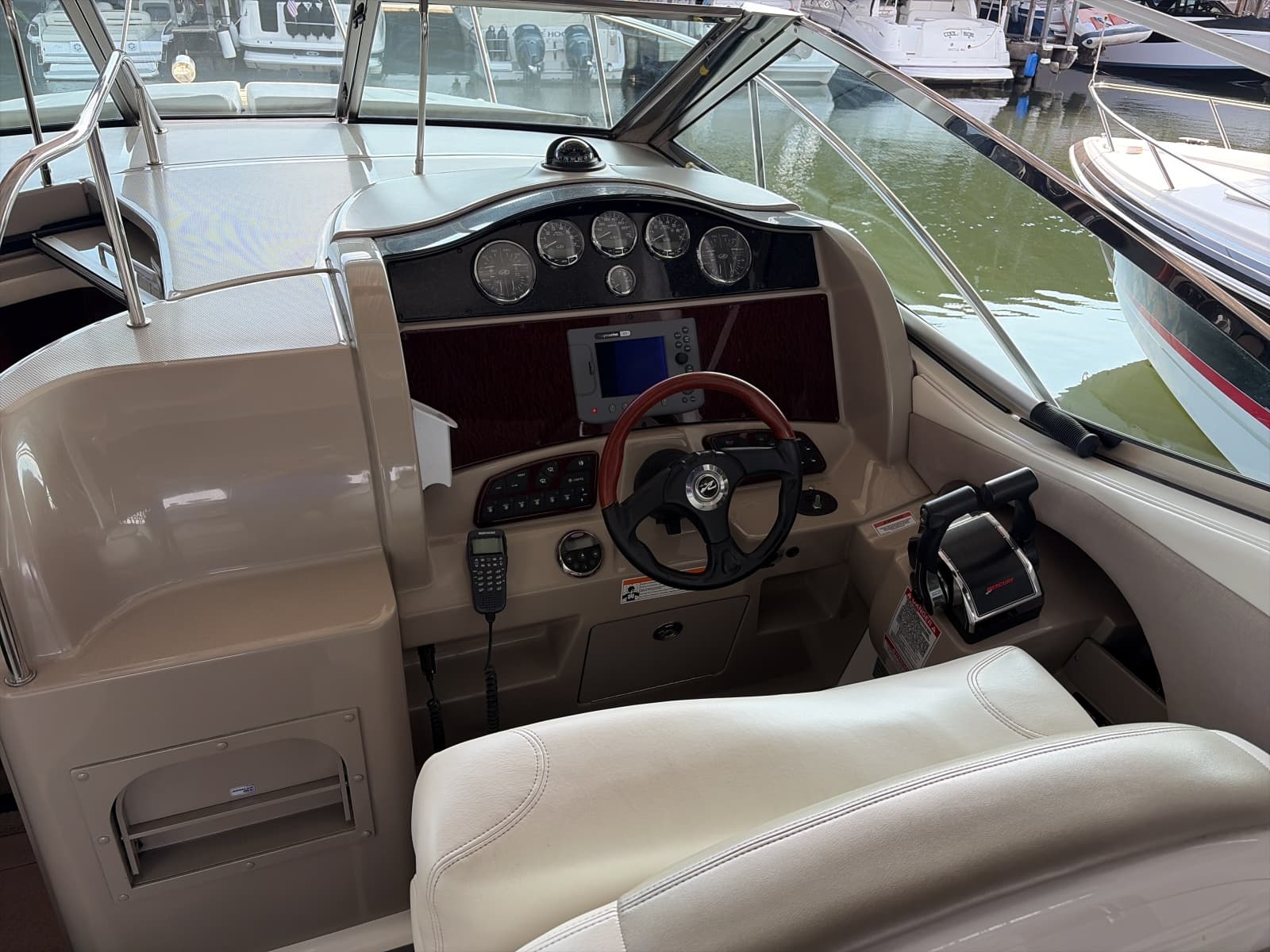 2007 Sea Ray 290 Sundancer - Photo 18
