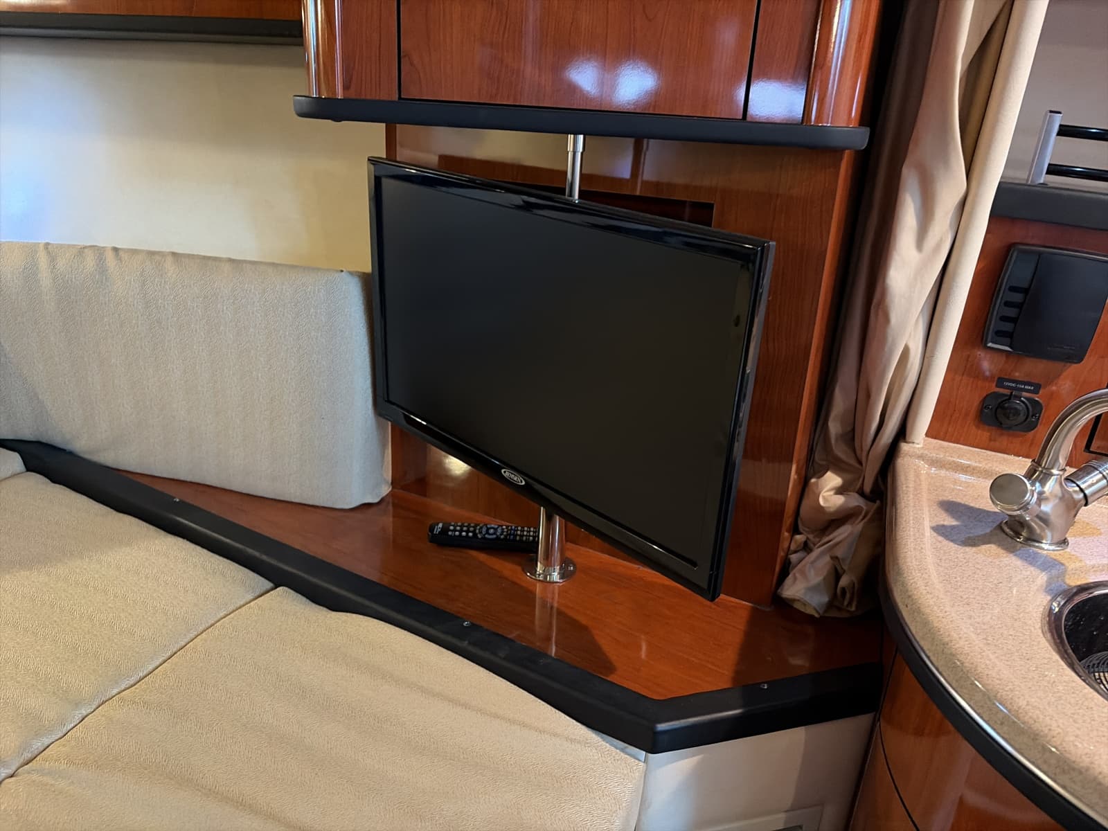2007 Sea Ray 290 Sundancer - Photo 25