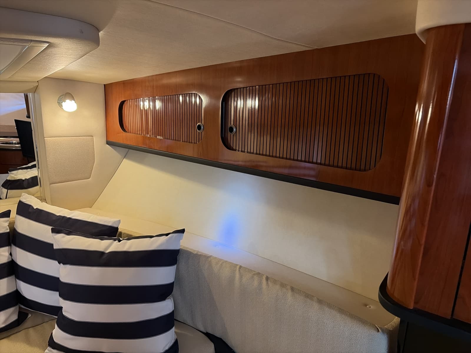 2007 Sea Ray 290 Sundancer - Photo 43