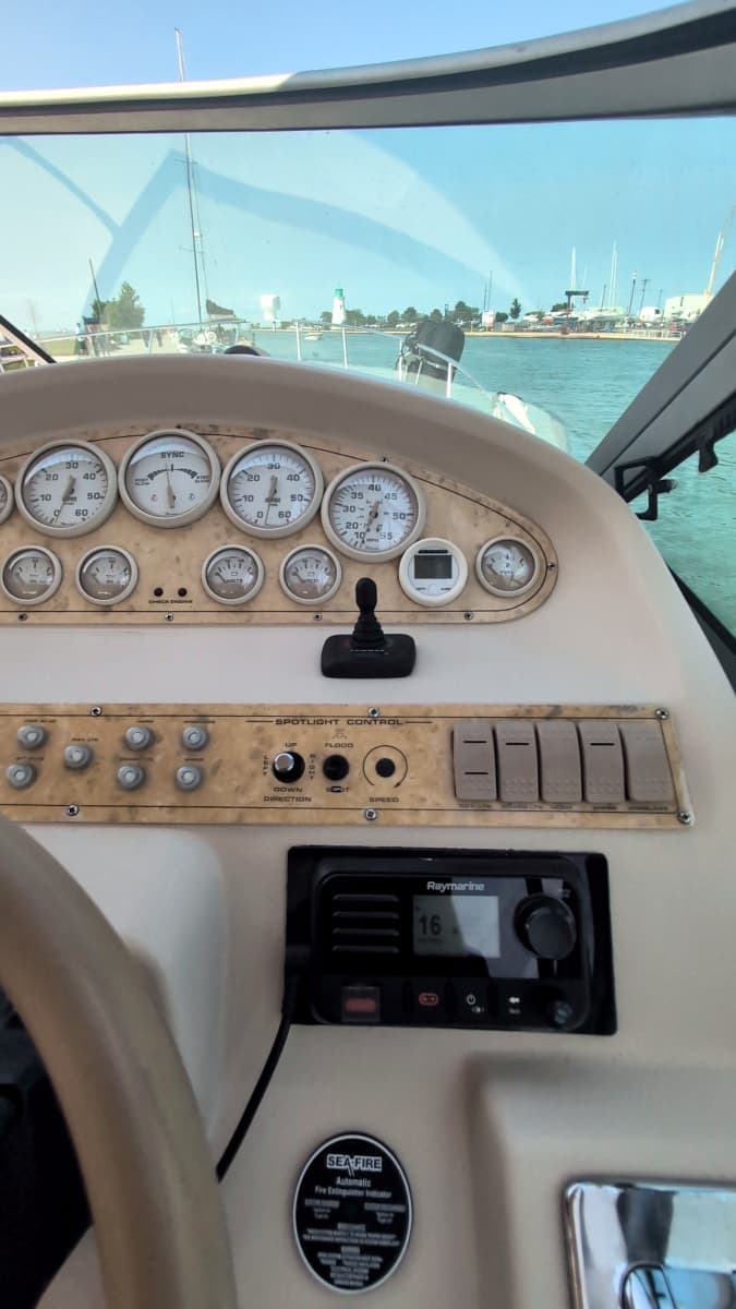 1998 Cruisers Yachts 3375 - Photo 25