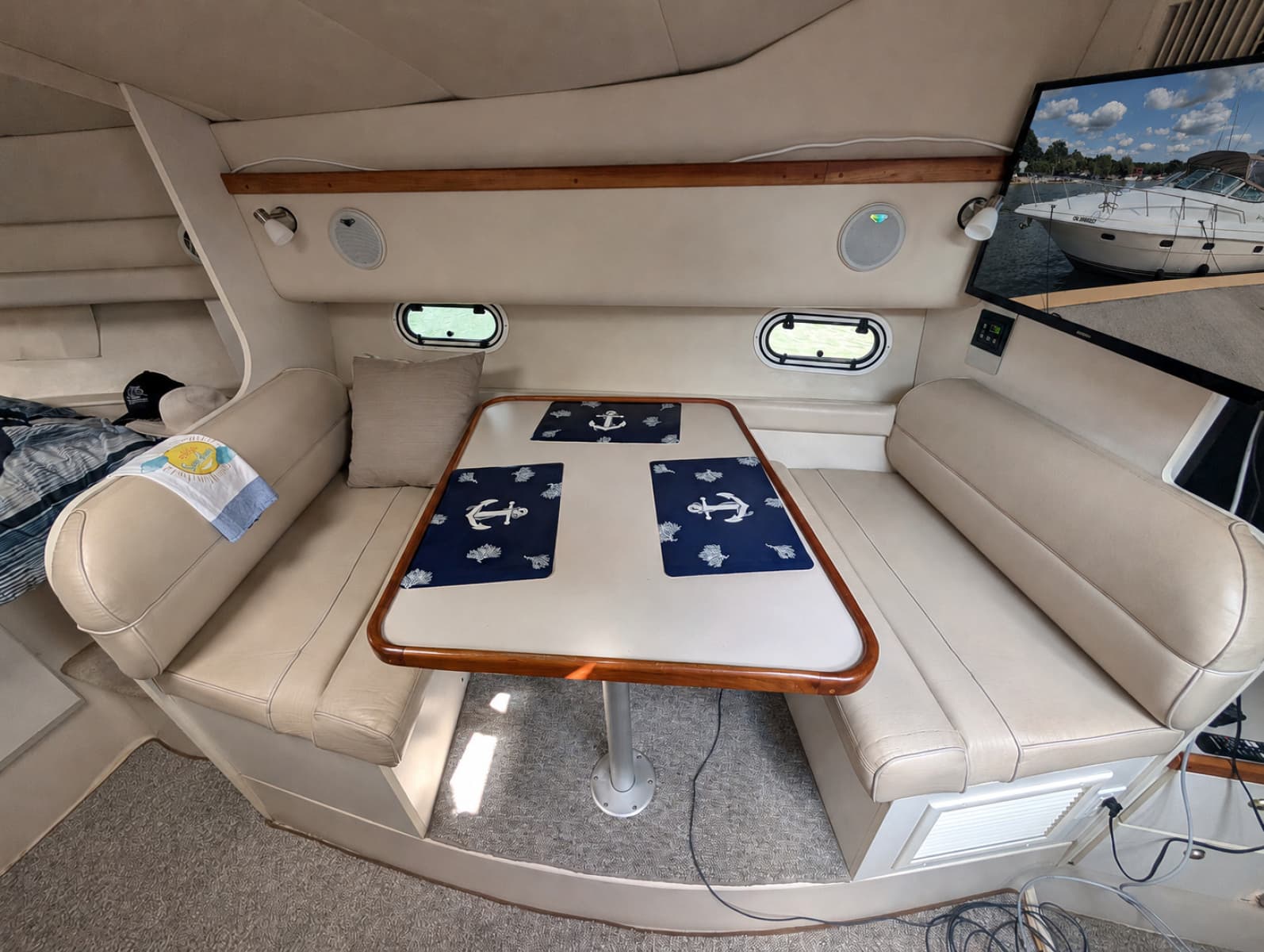 1998 Cruisers Yachts 3375 - Photo 34