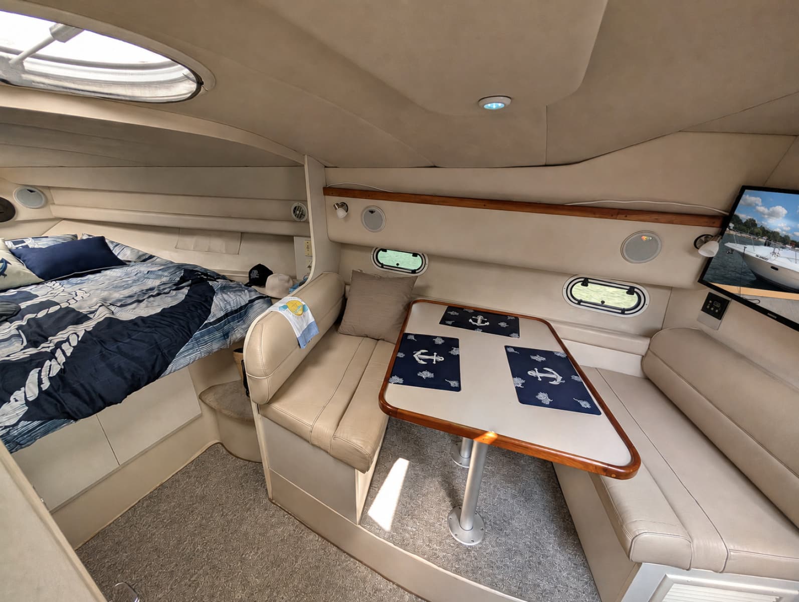 1998 Cruisers Yachts 3375 - Photo 35