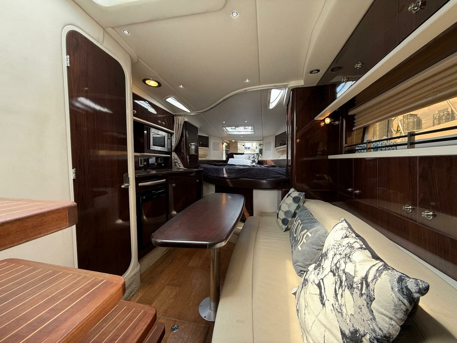 2015 Sea Ray 330 Sundancer - Photo 67