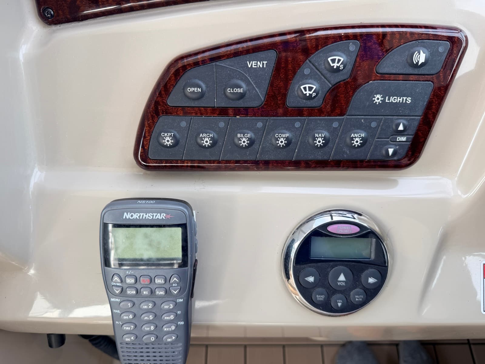 2008 Sea Ray 290 Sundancer - Photo 46