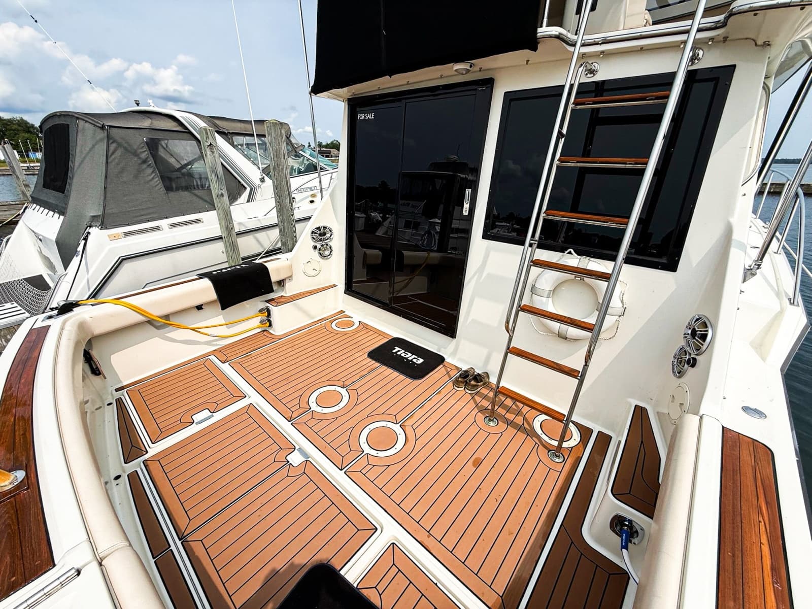 1989 Tiara Yachts 3600 Convertible - Photo 11