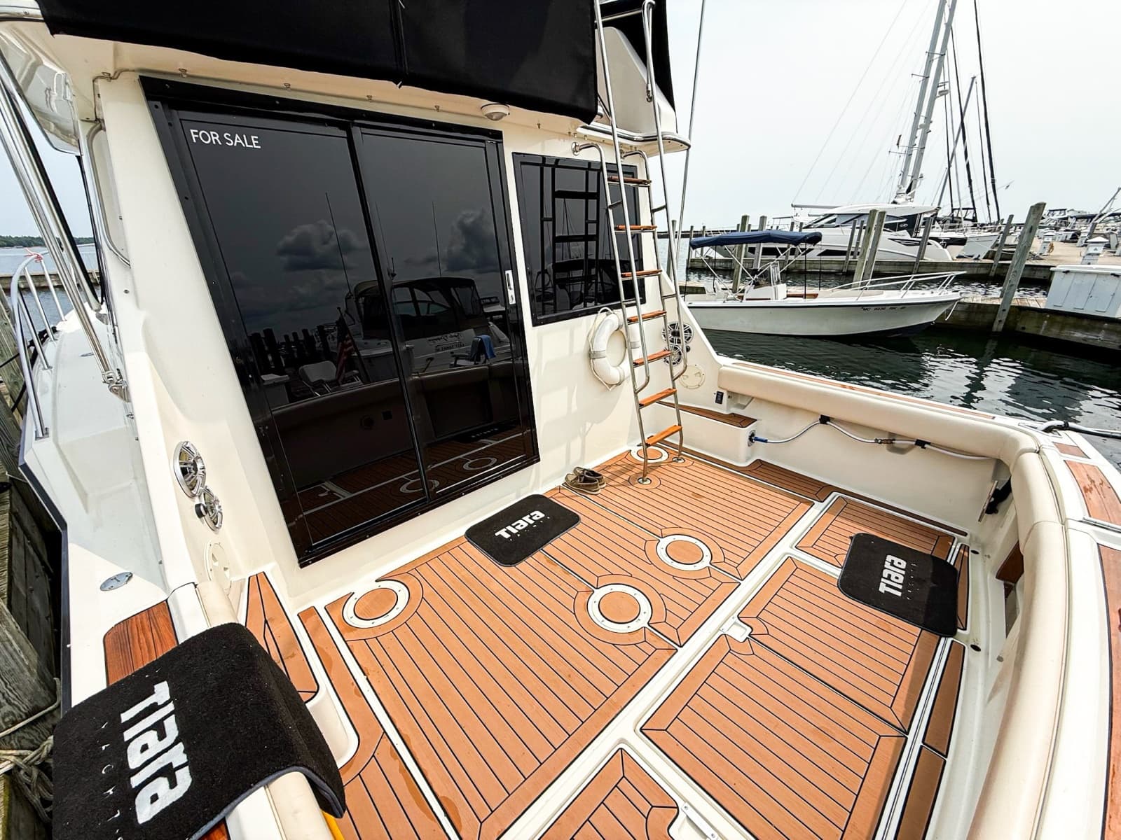 1989 Tiara Yachts 3600 Convertible - Photo 12