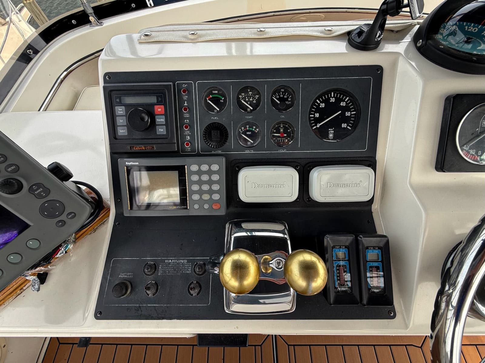 1989 Tiara Yachts 3600 Convertible - Photo 20