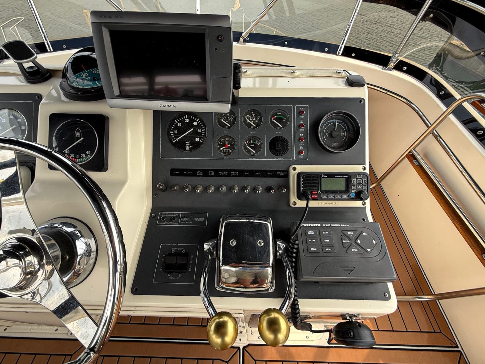 1989 Tiara Yachts 3600 Convertible - Photo 22